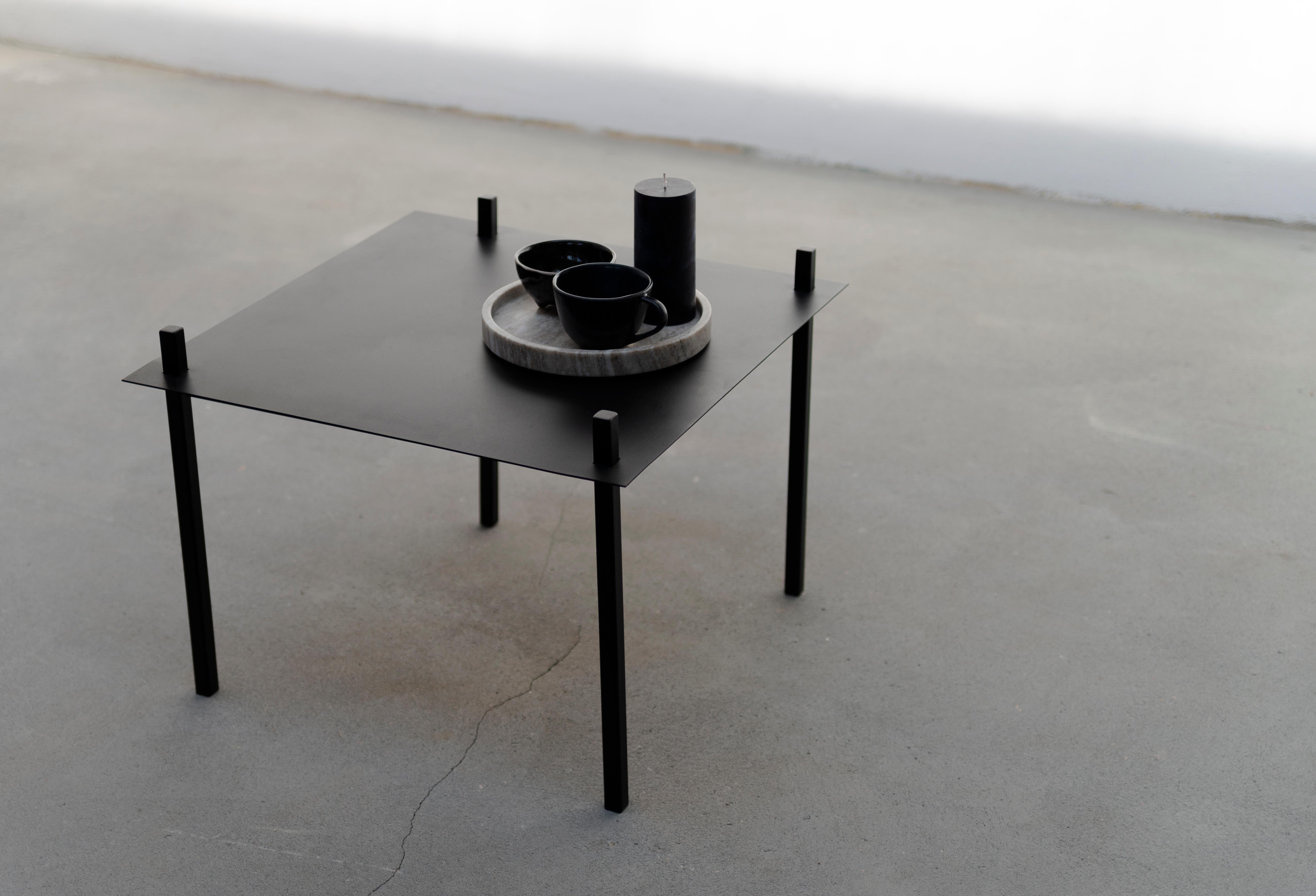 Polonais Table basse 031 d'objet par NG Design en vente