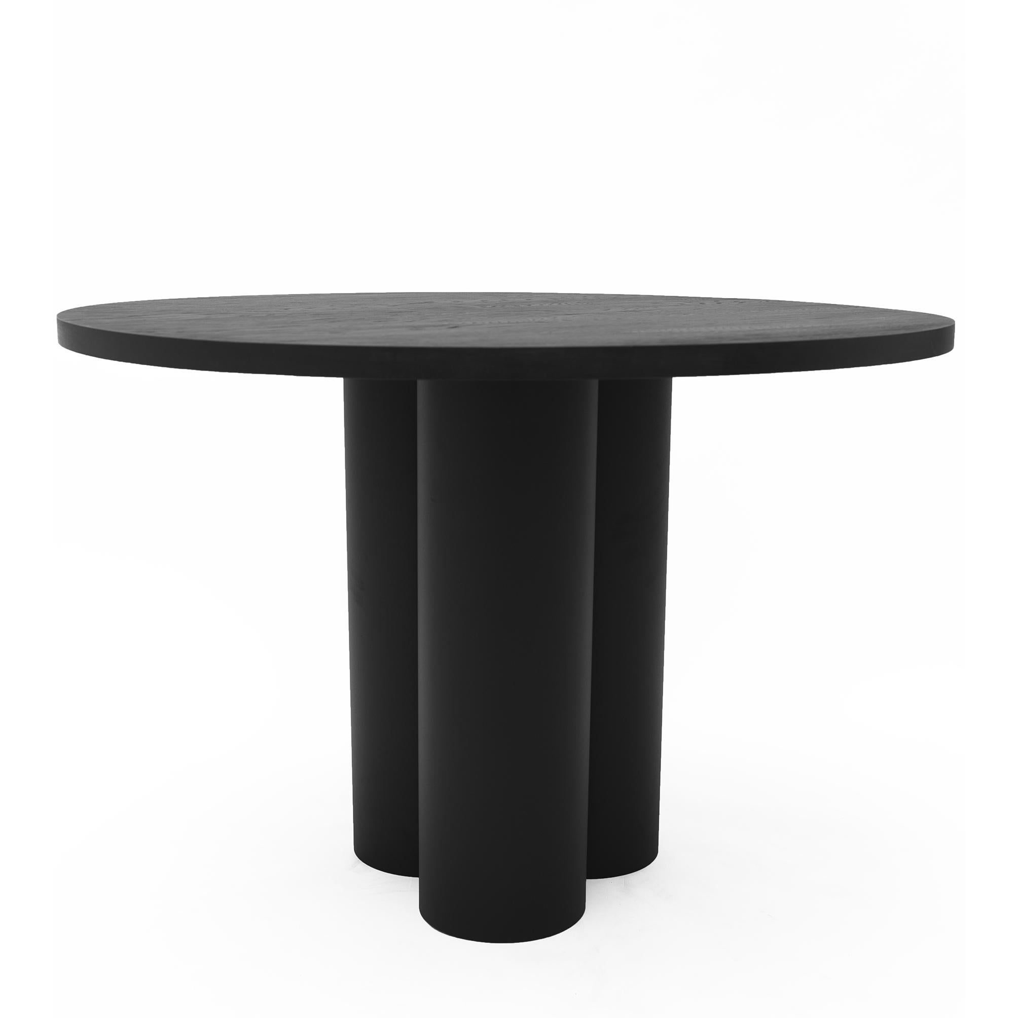 Object 035 table ronde en chêne par NG Design
Dimensions : D130 x L130 x H70 cm
Matériaux : Acier revêtu par poudre, Chêne massif

Également disponible : Tous les objets sont disponibles en différents matériaux et couleurs sur demande.

Table ronde