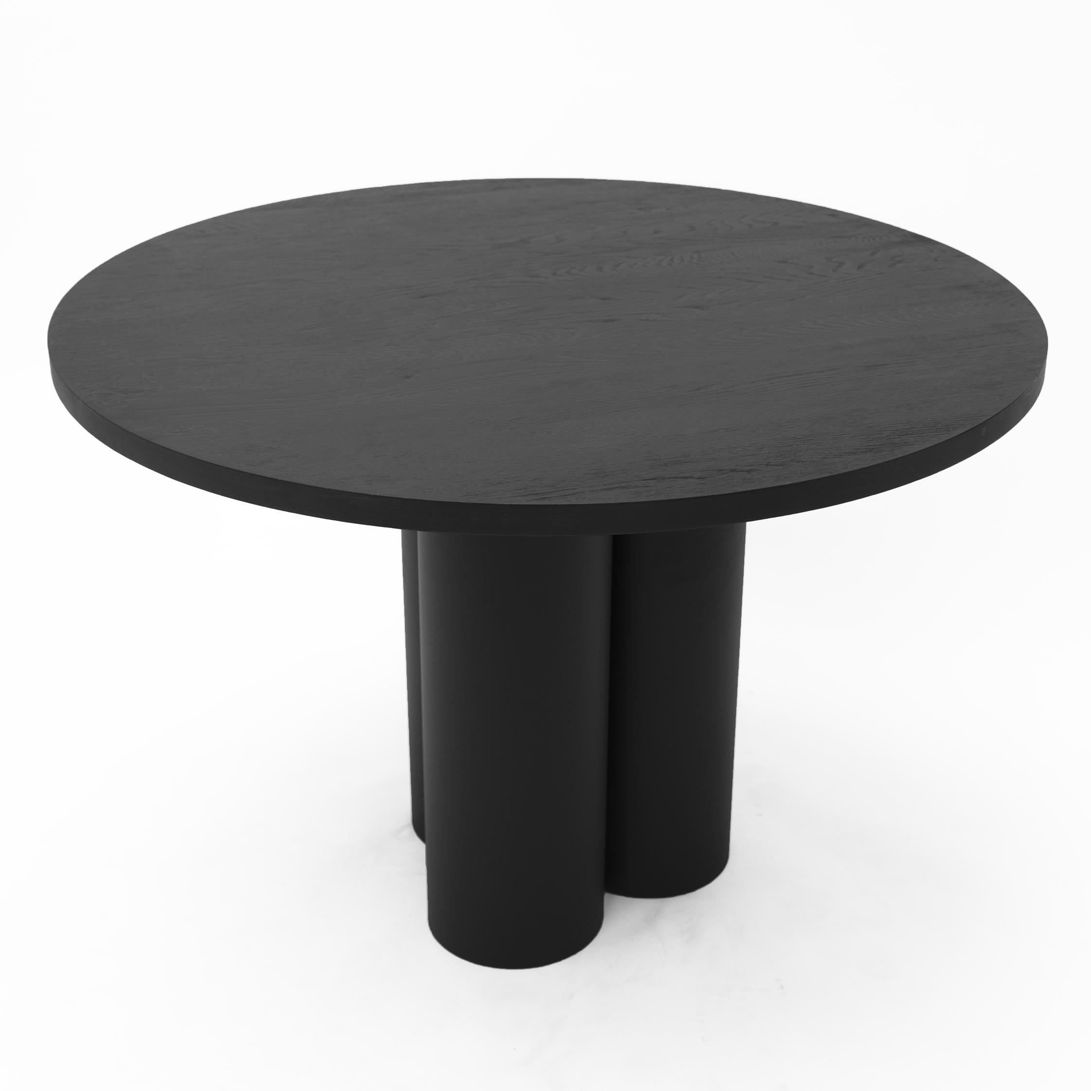 Objekt 035 runder Tisch aus Eiche von NG Design (Postmoderne) im Angebot