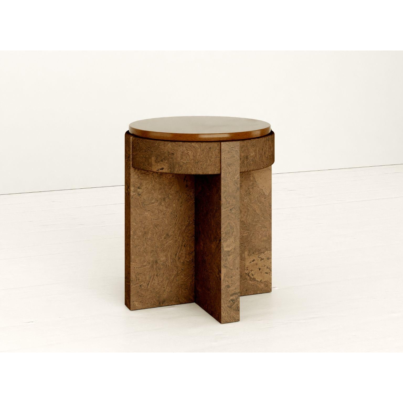 Objects for Objects Brown par Volta
Unique en son genre.
Dimensions : D 40,5 x L 40,5 x H 47 cm.
MATERIAL : Liège et céramique.

Egalement disponible en différentes couleurs. Veuillez nous contacter.

COLLECTION'S
La collection Meï est née de la