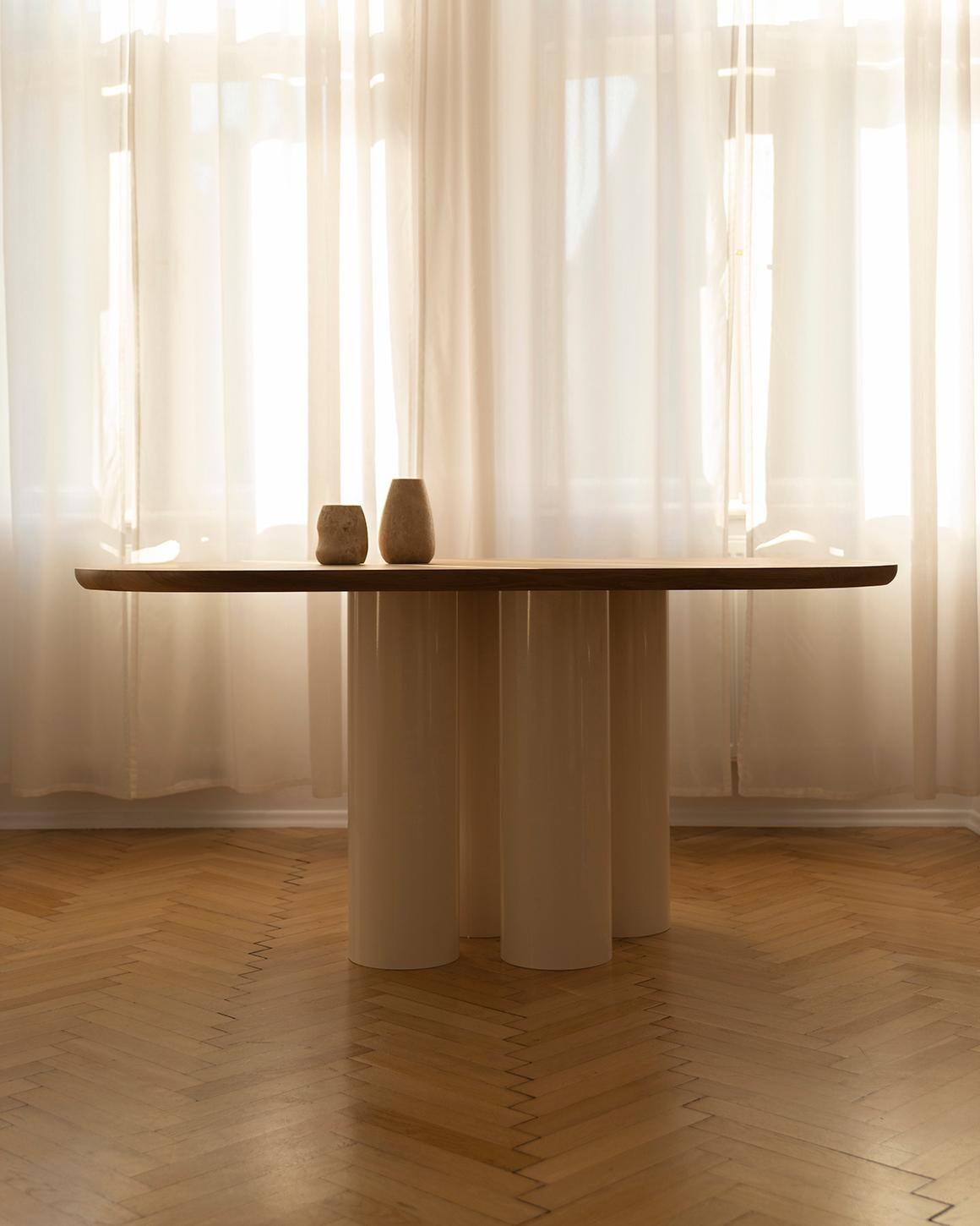 Tisch 055 von NG Design, Objekt im Stil von im Zustand „Neu“ im Angebot in Geneve, CH