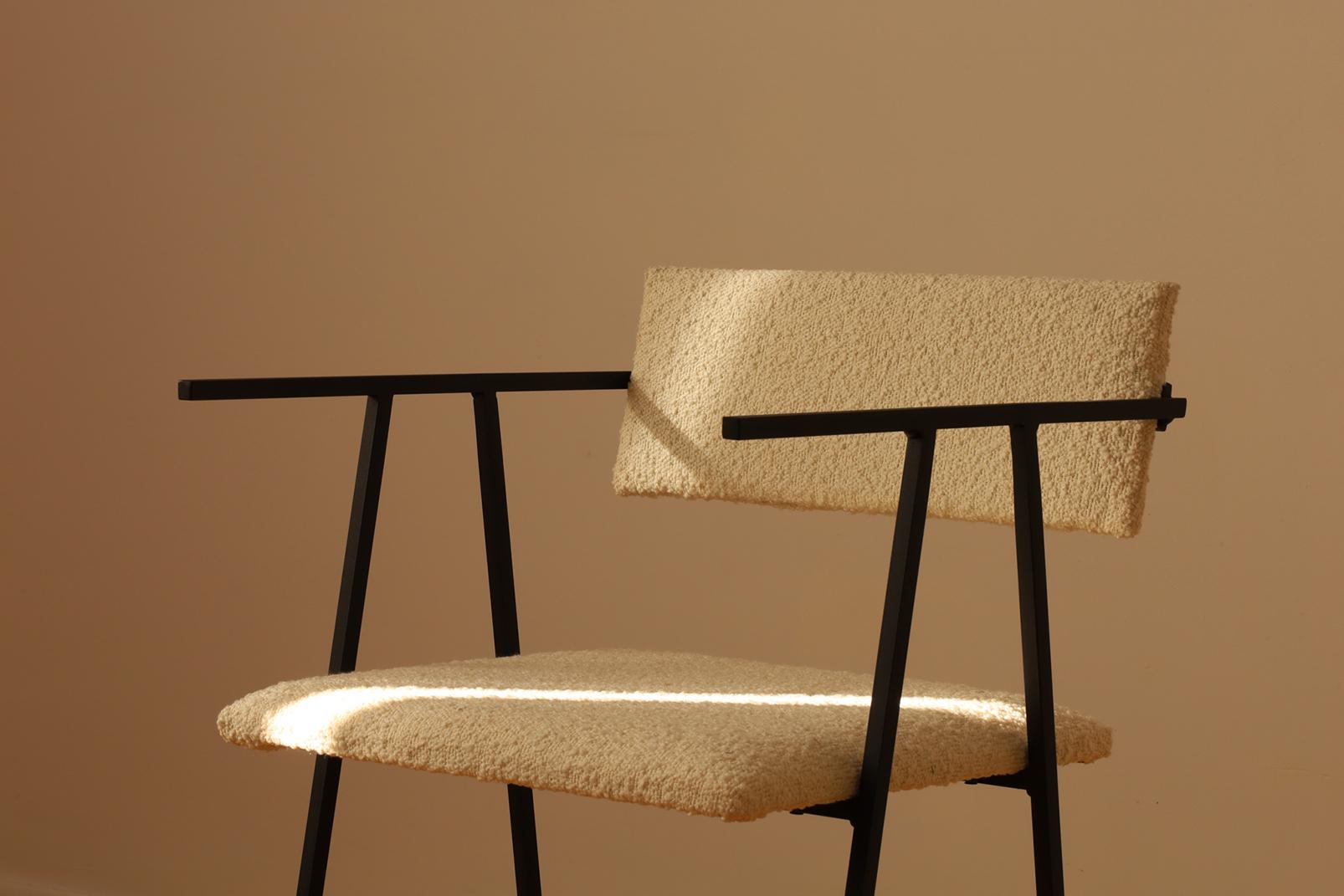 Grauer Stuhl 058 von NG Design mit Objektbezug im Angebot 4