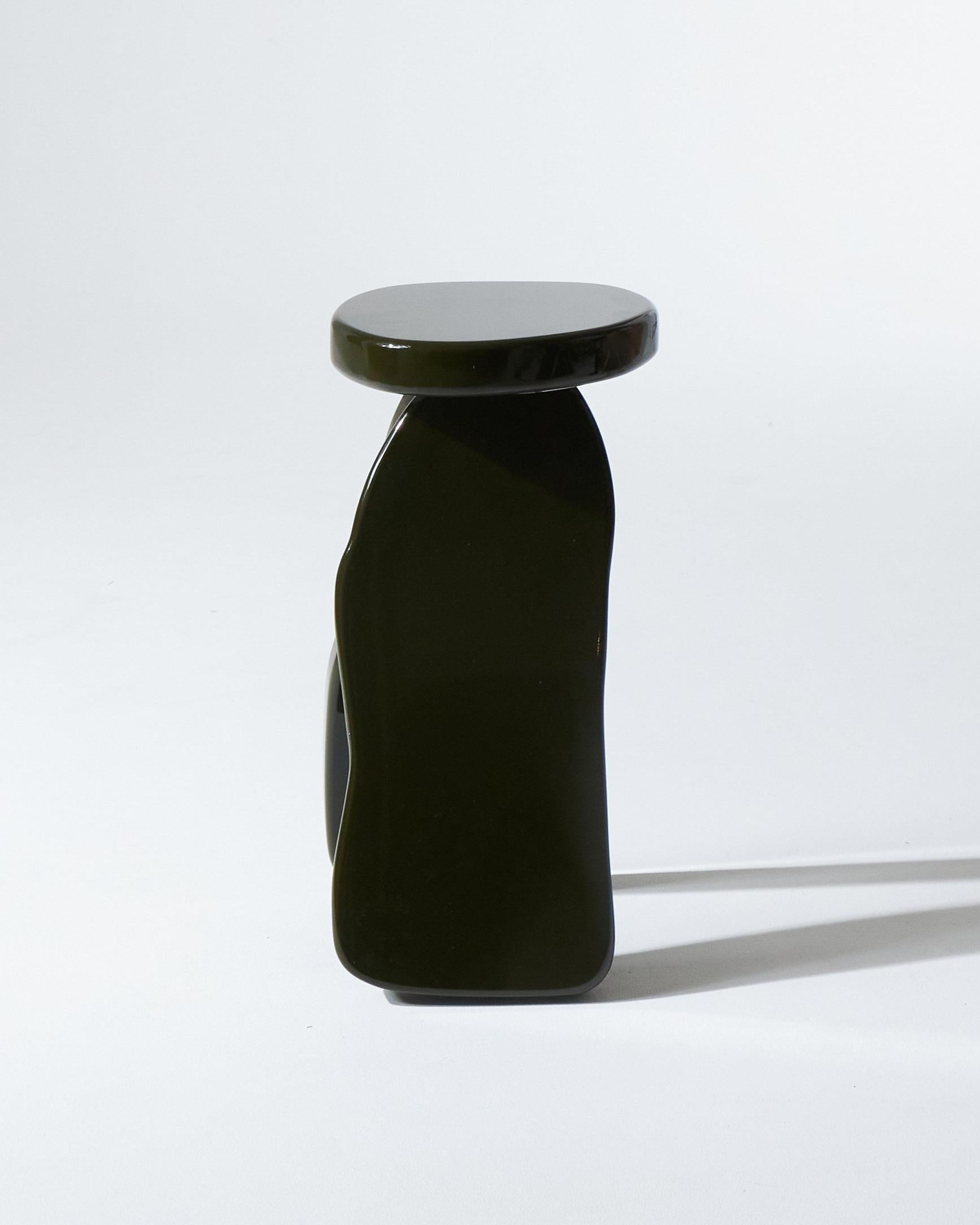 Beistelltisch Object 107 aus lackierter Eiche im Zustand „Neu“ im Angebot in PARIS, FR