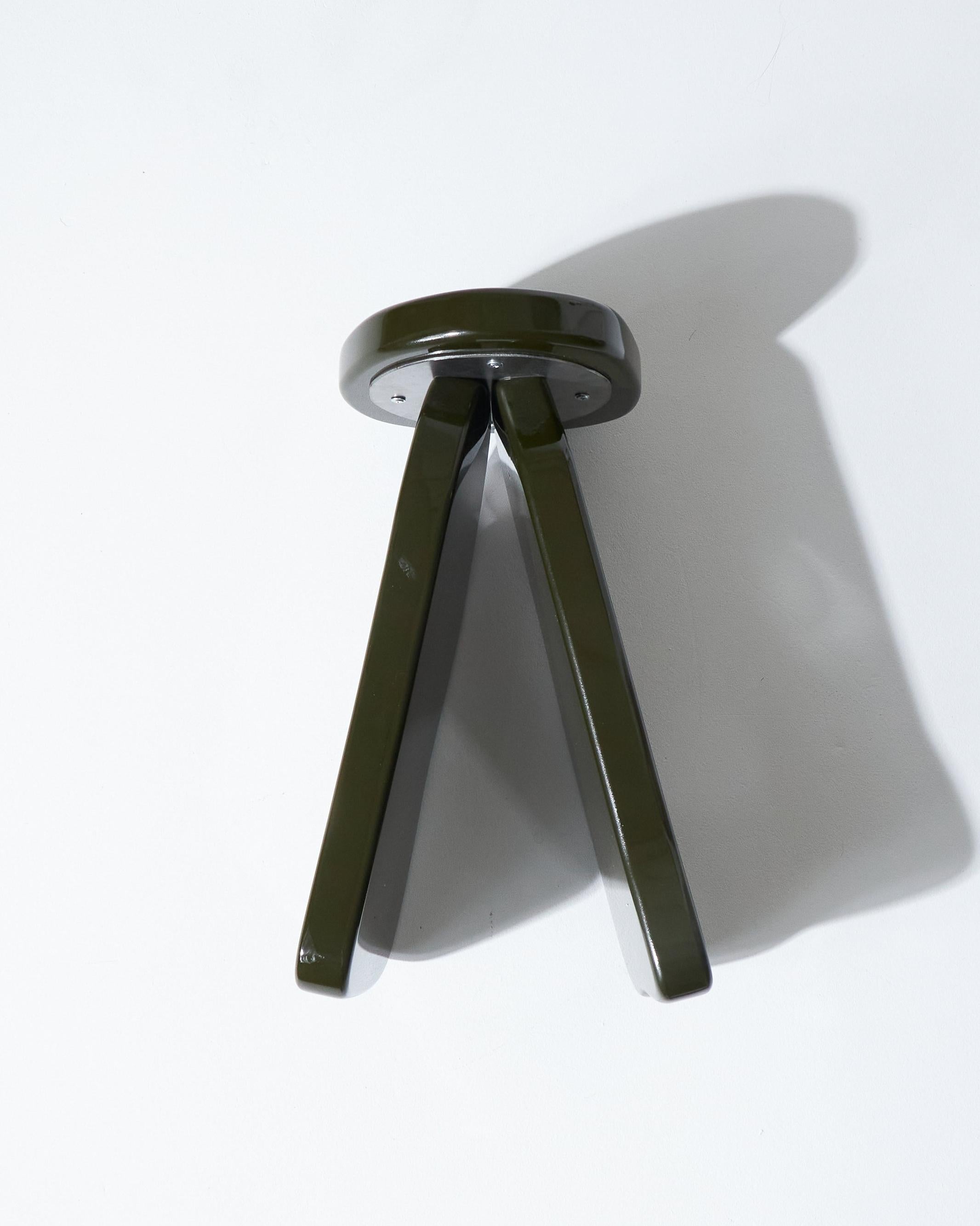 Beistelltisch Object 107 aus lackierter Eiche im Angebot 3