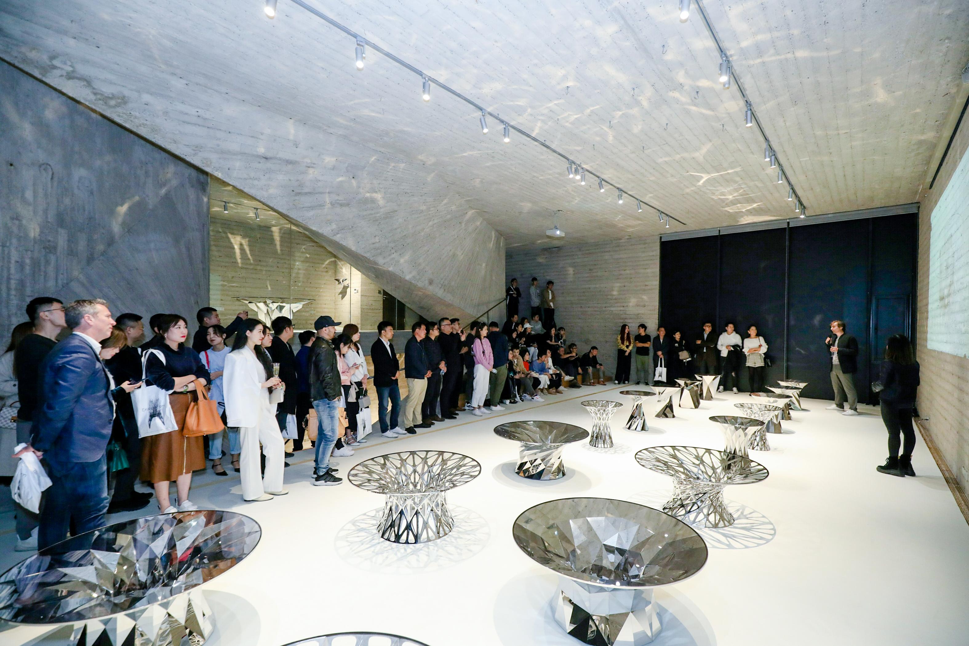 This elegantly designed table was created with handmade digital crafts, the same fabrication techniques devised in Zhoujie’s digital laboratory. The work's digital roots lend an architectural and minimal aesthetic not commonly found at this