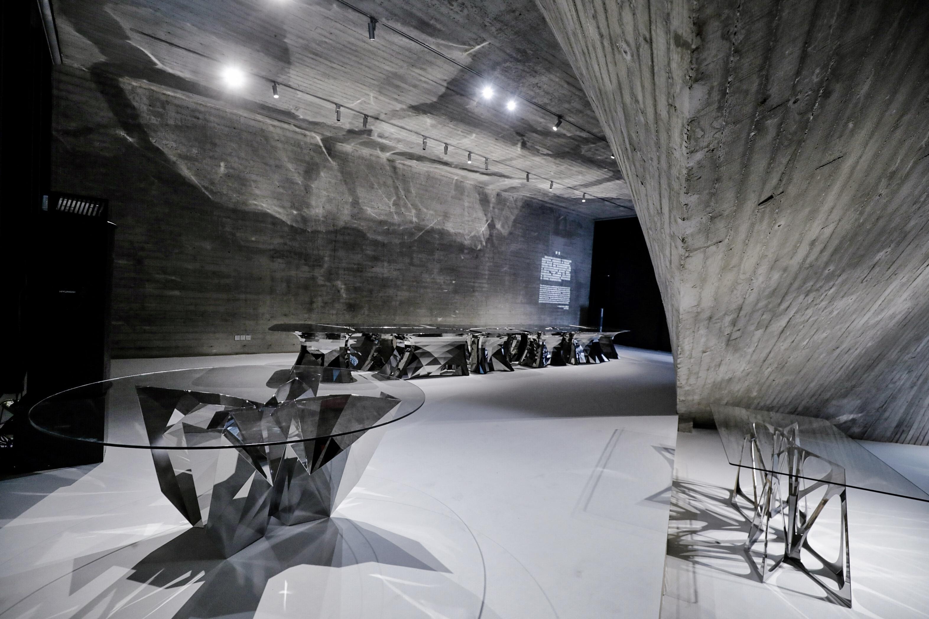 This elegantly designed table was created with handmade digital crafts, the same fabrication techniques devised in Zhoujie’s digital laboratory. The work's digital roots lend an architectural and minimal aesthetic not commonly found at this