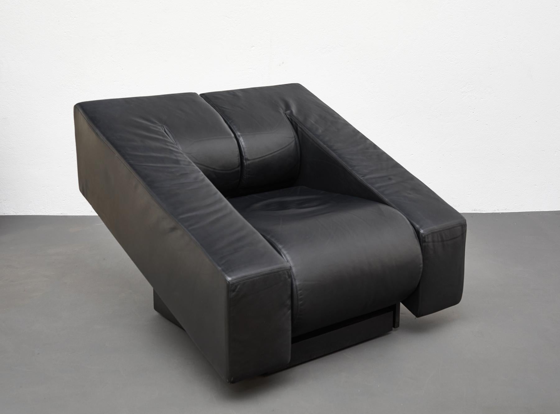 Late 20th Century Obliqua Black Leather Lounge Chair by Mario Botta, Alias, 1987