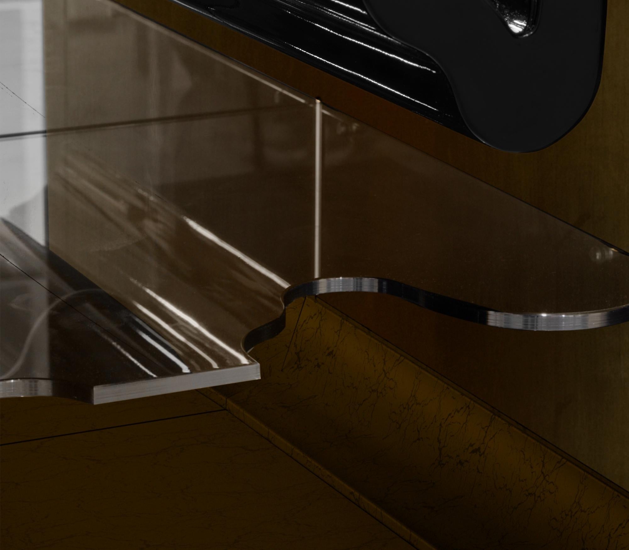 Credenza Oblong in oro invecchiato - Legno e foglia d'oro lavorati a mano - Boca Do Lobo in vendita 4