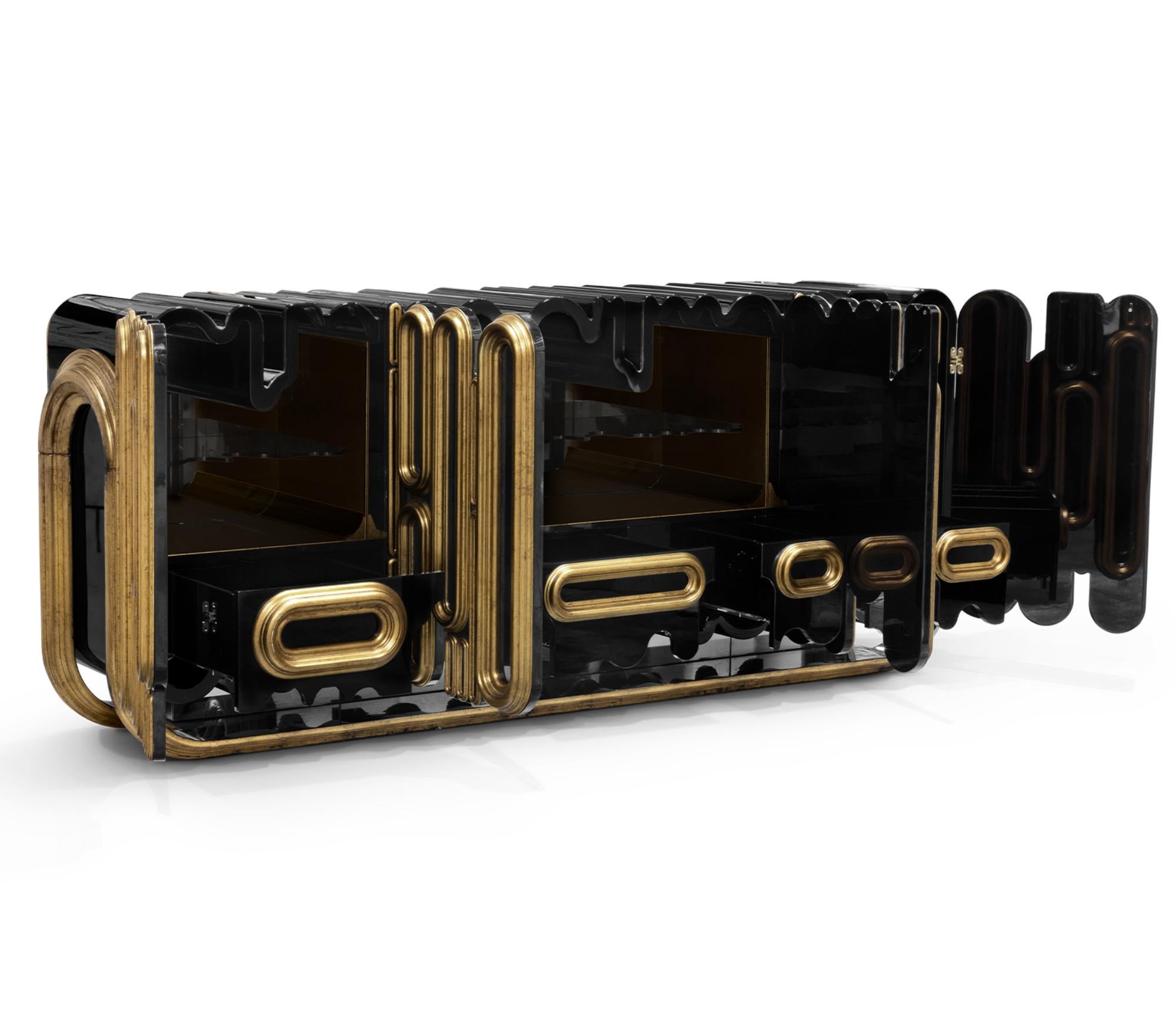 Credenza Oblong in oro invecchiato - Legno e foglia d'oro lavorati a mano - Boca Do Lobo In condizioni Nuovo in vendita a Rio Tinto, PT