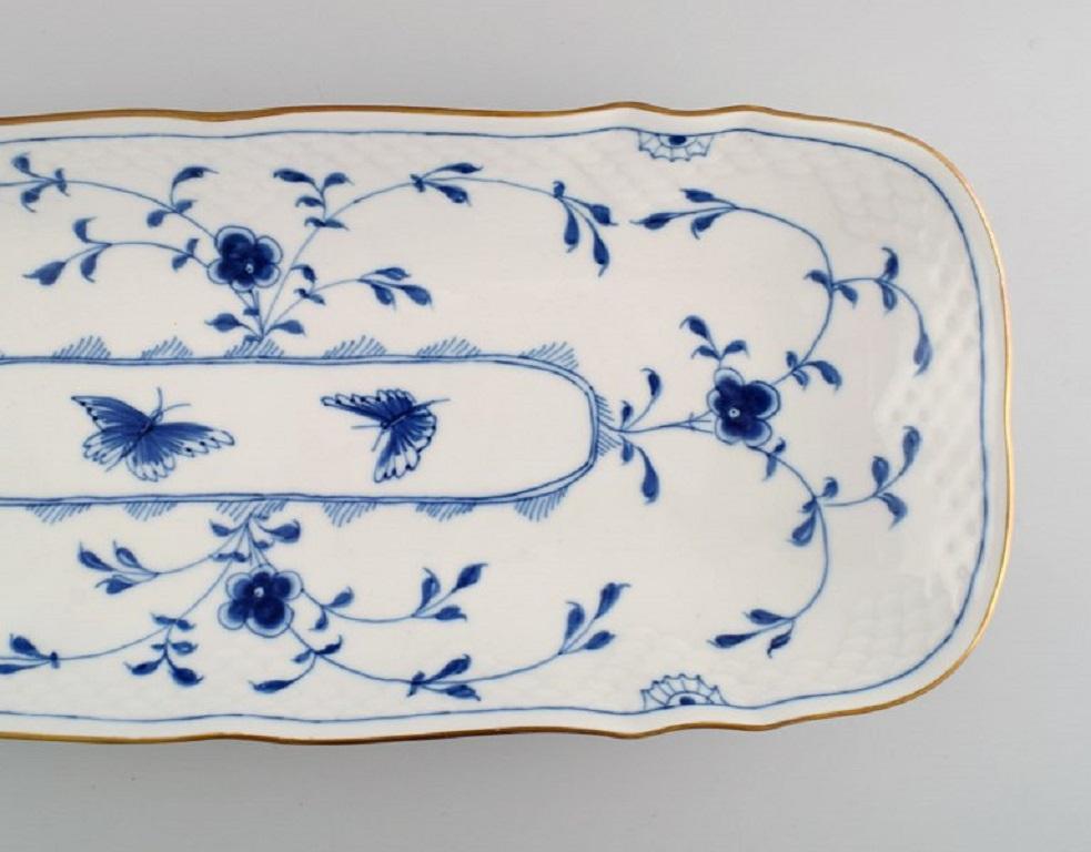 Oblong Bing & Grøndahl Butterfly dish in hand-painted porcelain with gold rim.  In Excellent Condition For Sale In Copenhagen, DK