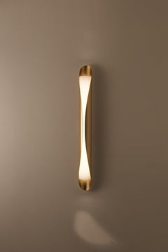 Lampada da parete Oblong Cocon di Jennifer Midoz