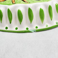 Molde decorativo oblongo de cerámica para langosta en verde y rojo