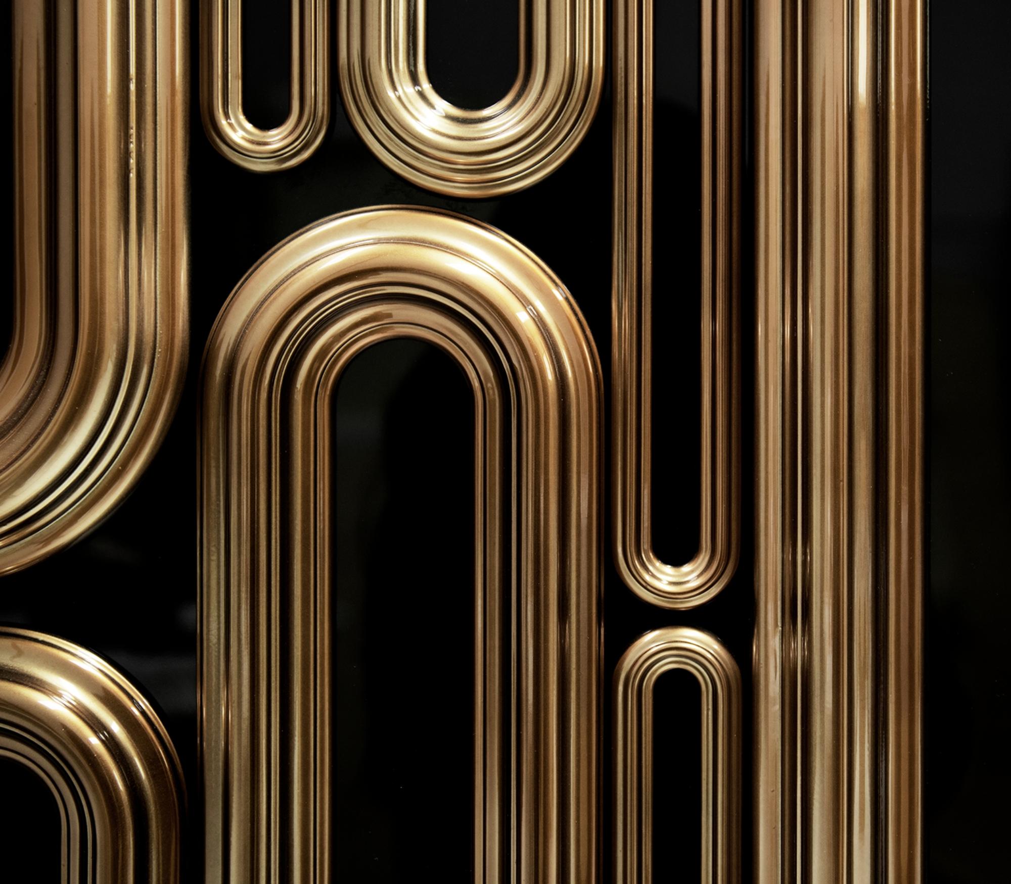 Armadio d'oro oblungo - Legno e foglia d'oro lavorati a mano - Boca Do Lobo in vendita 6