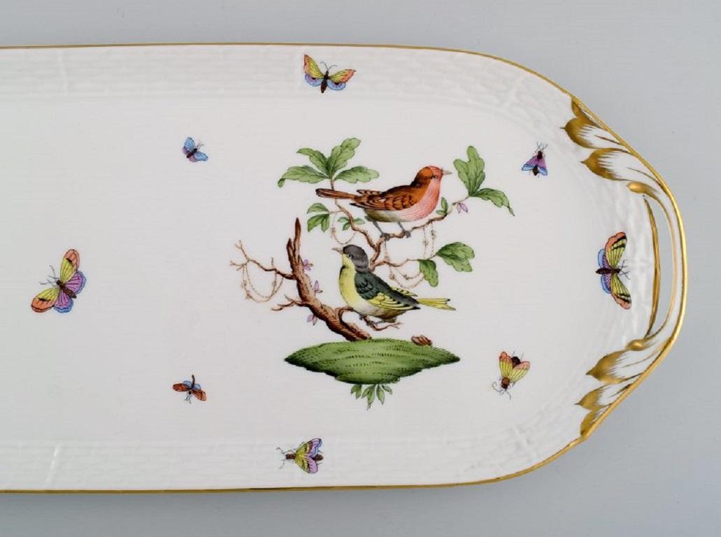 Hongrois Plat / plateau de service oiseau Herend Rothschild oiseau oblongue en porcelaine peinte à la main en vente