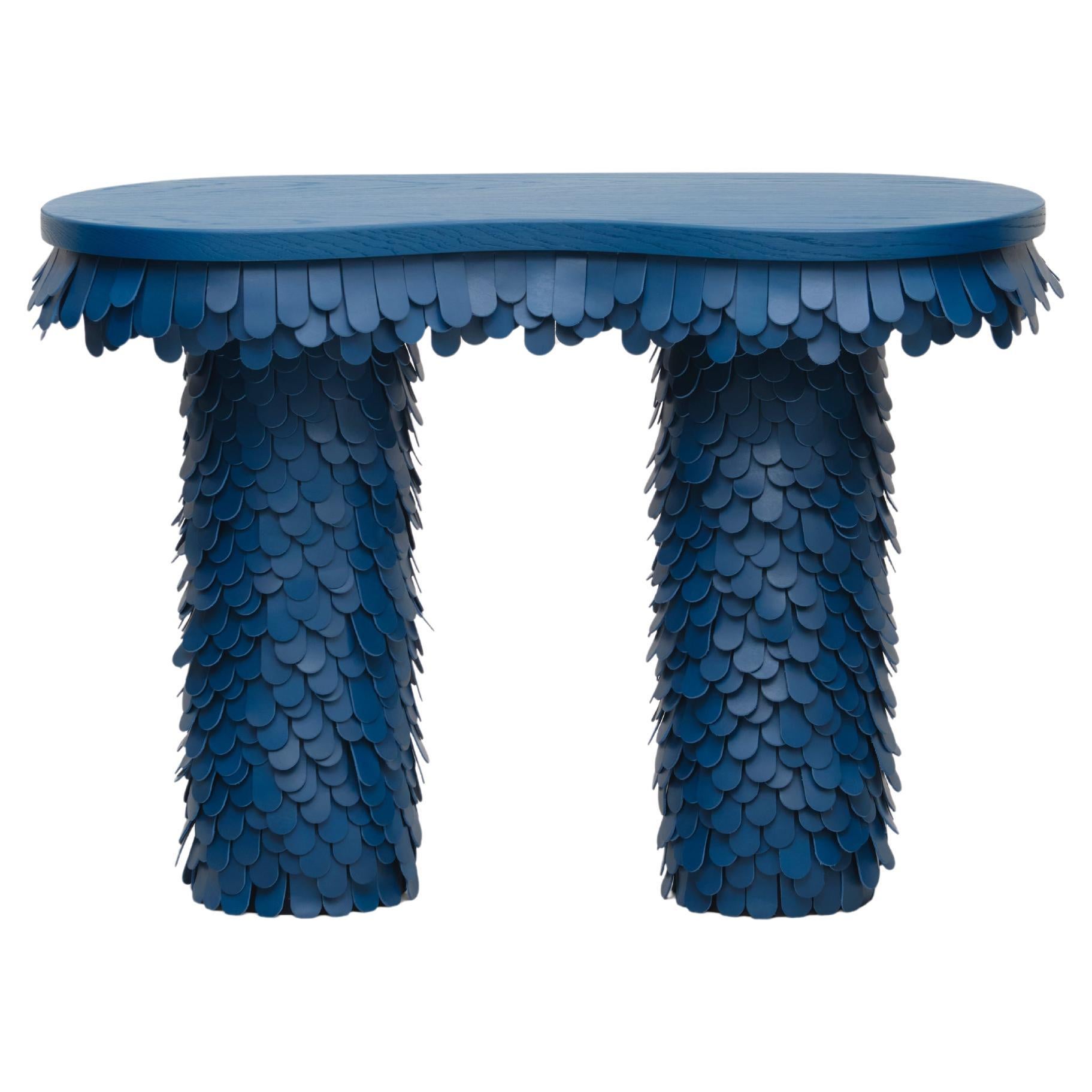 console oblongue en cuir organique texturé bleu et bois en vente