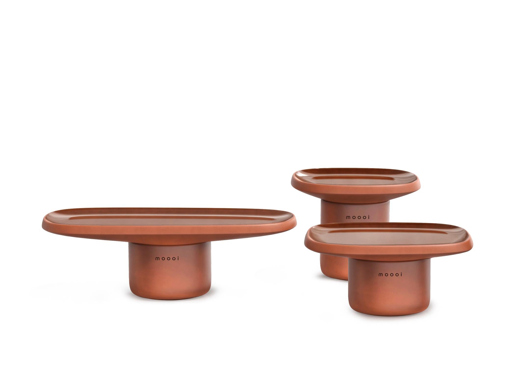 Obon is a collection of 3 tables inspired by an ancient, irregular material: Terracotta. With its origins lost in the mists of time, terra-cotta is at the base of millenary archaeological finds all over the world.

The Obon has a raw terra-cotta