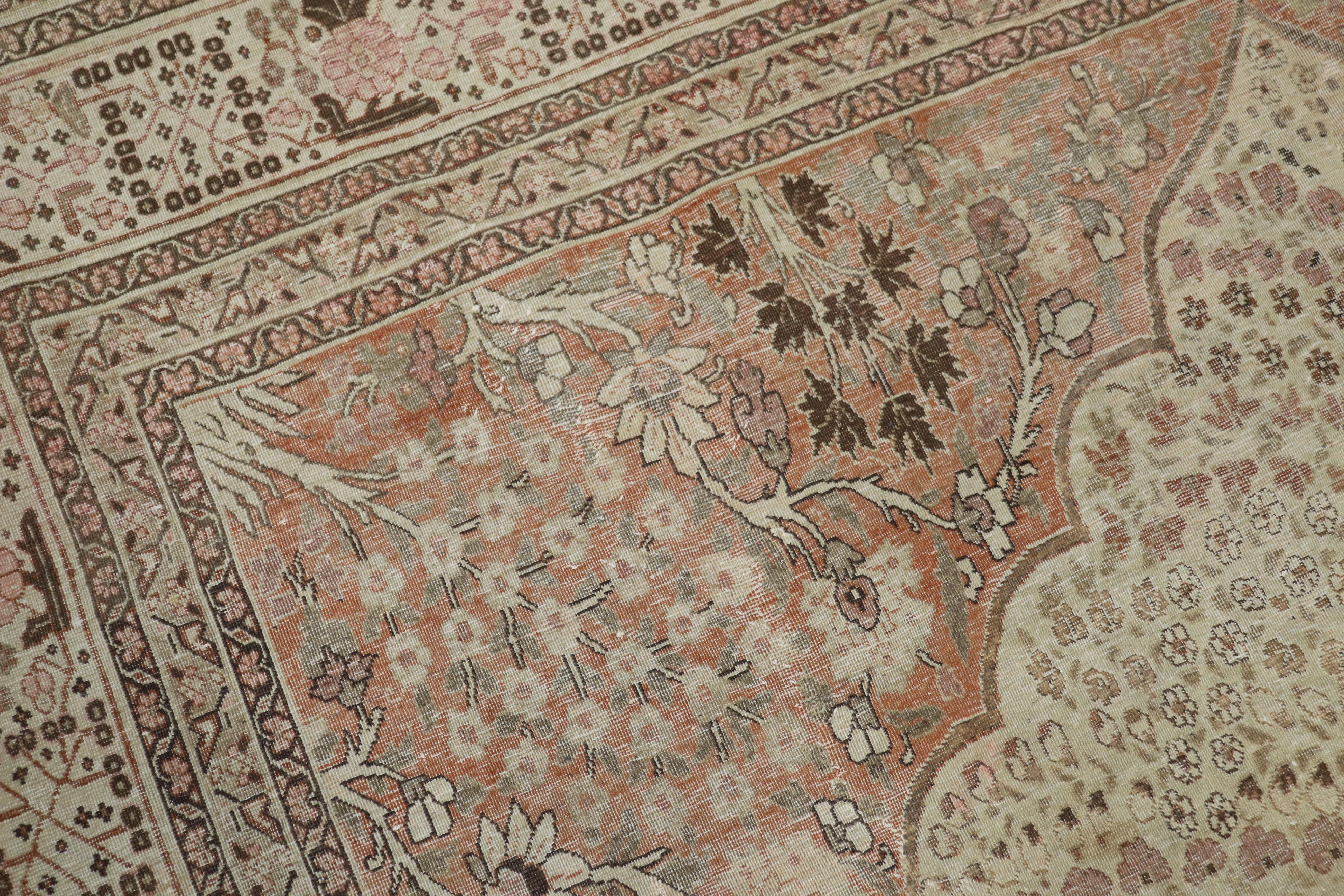 Tappeto Observational Antique Persian Tabriz Dimensione Camera in vendita 1
