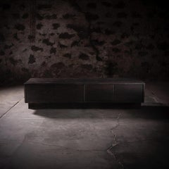 Obsidian Konsolentisch von NO AGE STUDIO