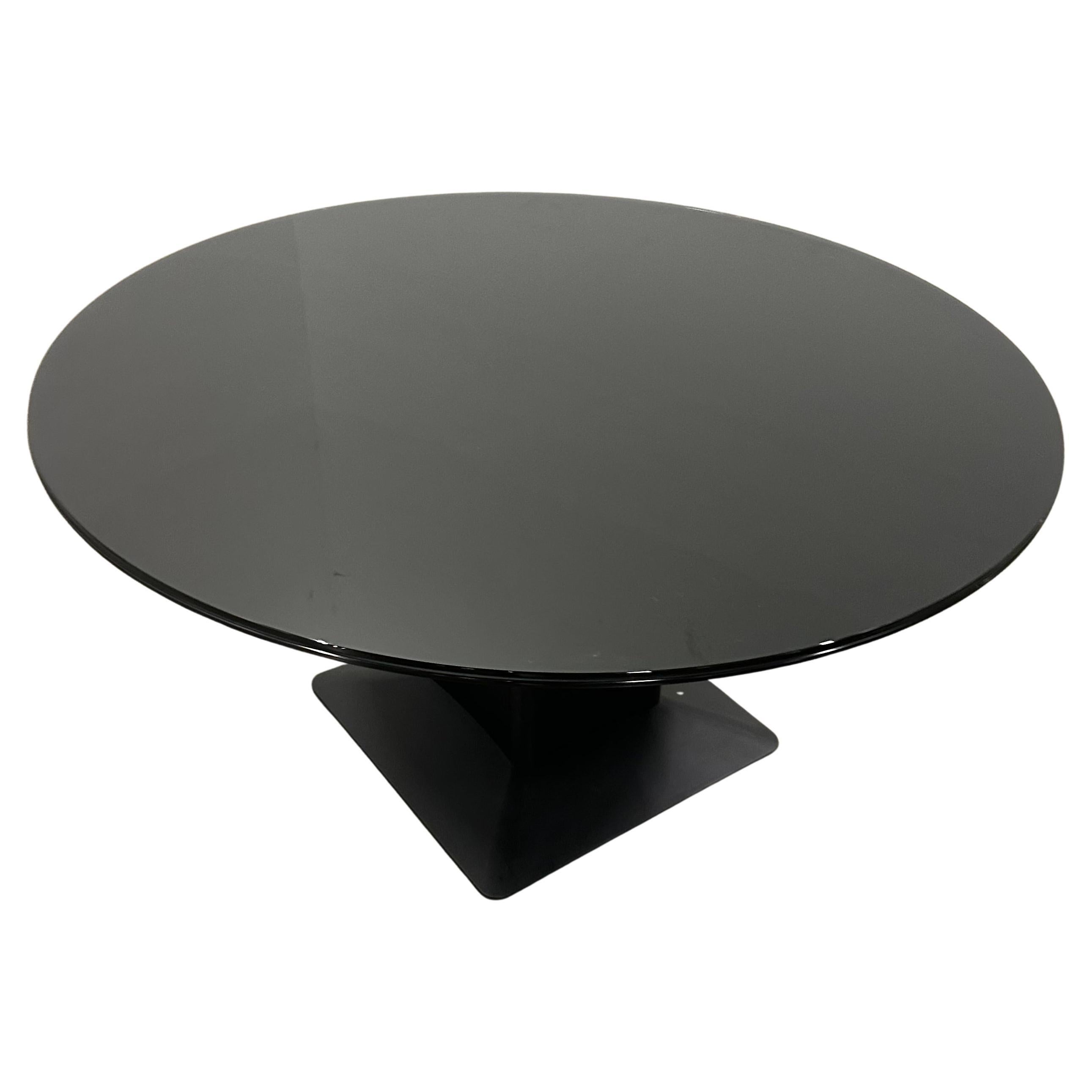 Obsidian Dining Table en venta