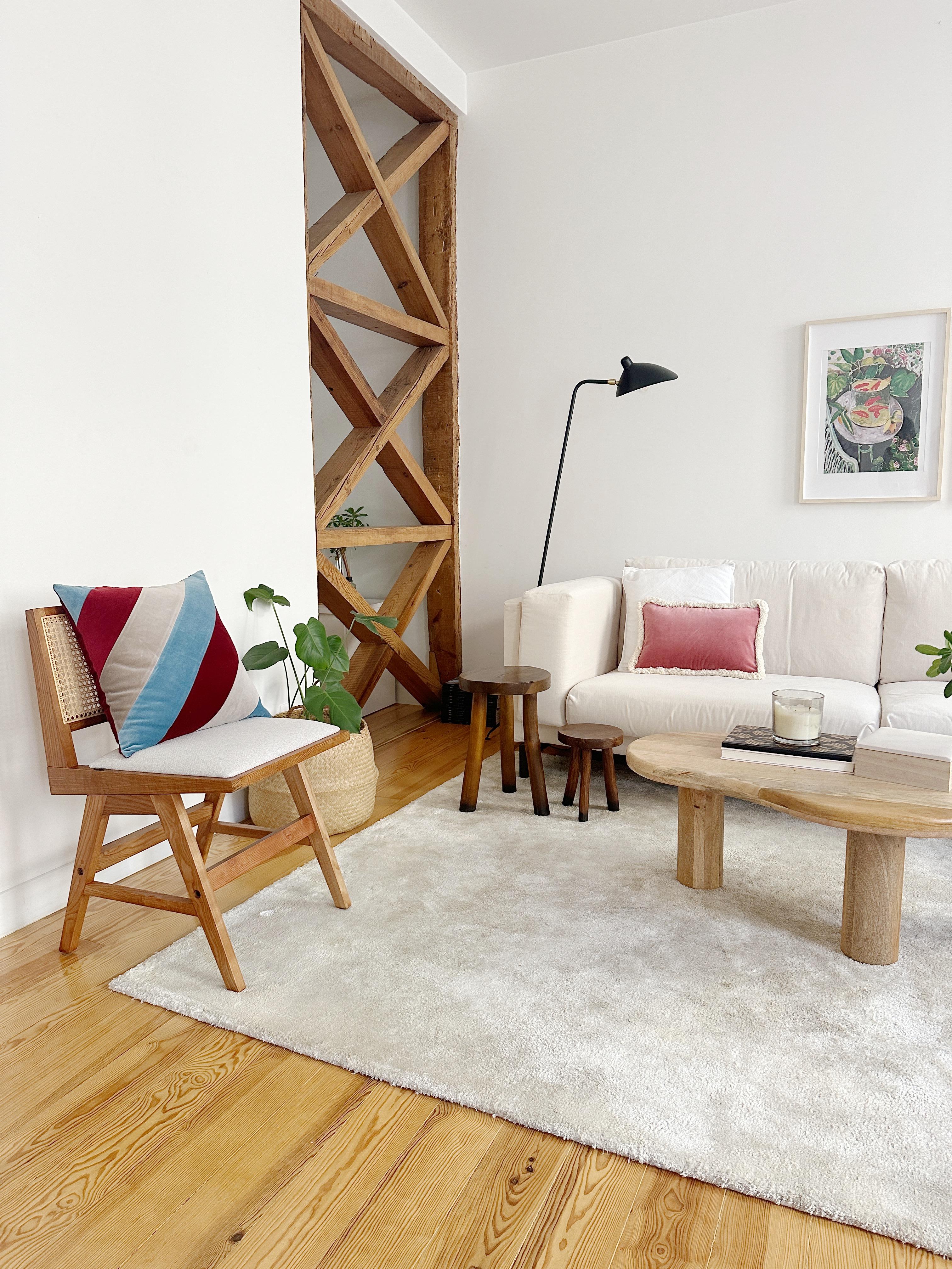 Ispirato al fascino di cristalli, gemme e pietre preziose, questo lussuoso cuscino in velluto sprigionerà bellezza, energie positive e comfort in tutto il tuo spazio vitale: un vero e proprio talismano per la casa.

Ogni cuscino è realizzato a mano
