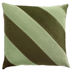 Cojín Decorativo de Terciopelo Verde Obsidiana Hecho a Mano de Lujo