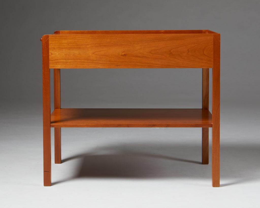 Mid-Century Modern Occasional/Bedside Table Model 914 Designed by Josef Frank for Svenskt Tenn