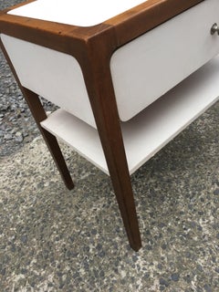 Mueble auxiliar de nogal y formica, hacia 1970
