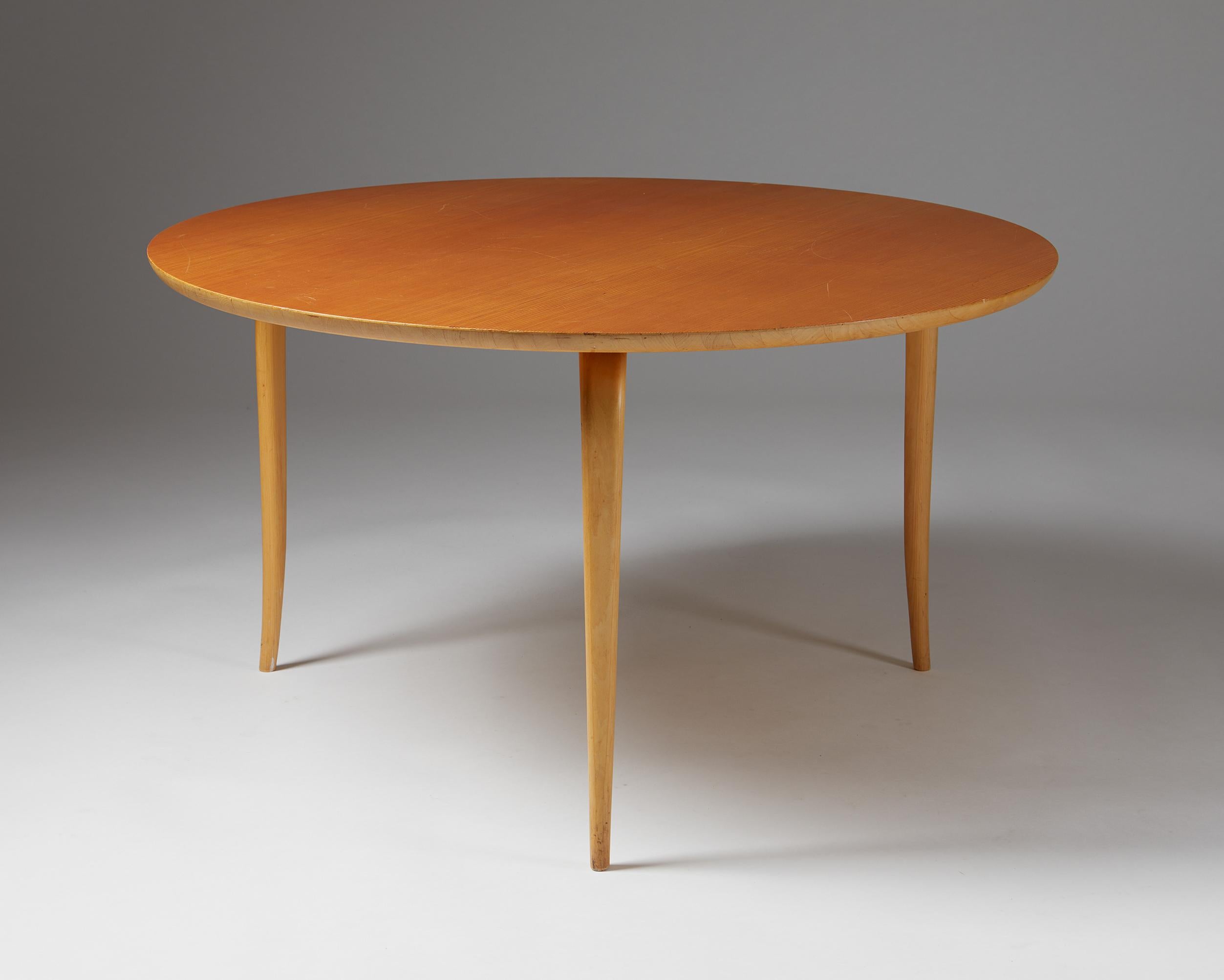 Occasional table ‘Annika’ designed by Bruno Mathsson for Karl Mathsson,
Sweden. 1967.
Birch and Oregon pine top.

Stamped.

This round “Annika” occasional table was manufactured in 1967 and designed in 1936; it is made of birch with a smooth