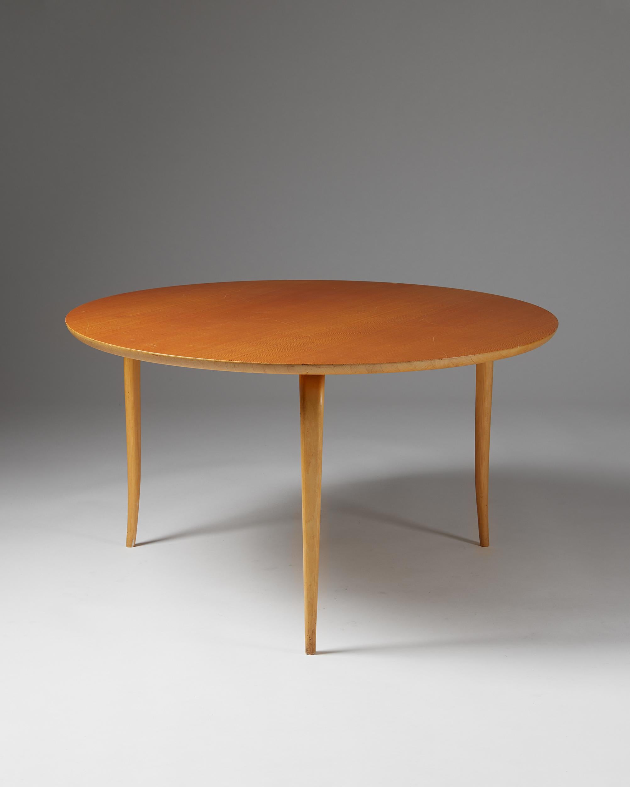 Mid-Century Modern Table d'appoint Annika conçue par Bruno Mathsson pour Karl Mathsson en vente