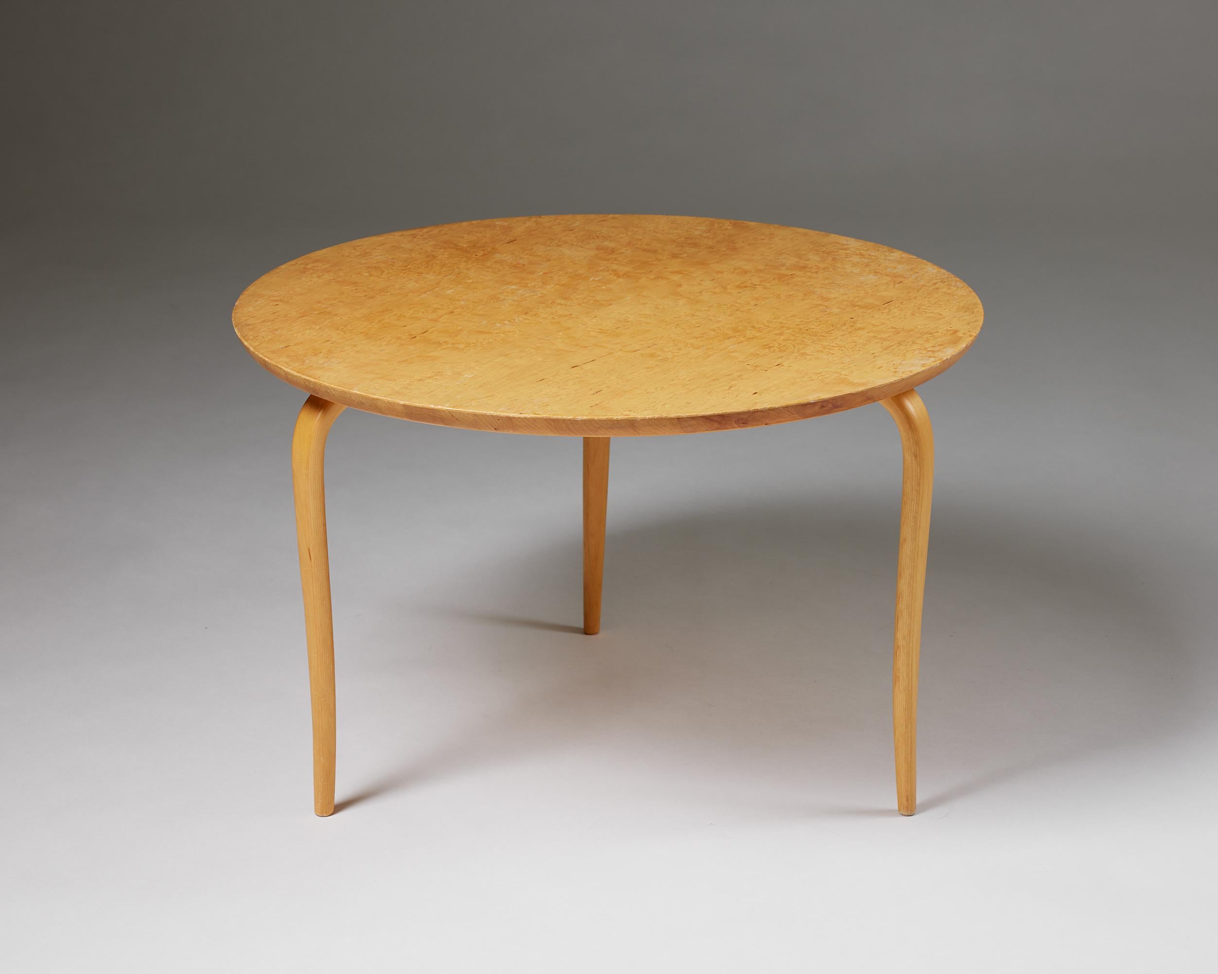 Mid-Century Modern Table d'appoint 'Annika' conçue par Bruno Mathsson pour Karl Mathsson, Suède en vente