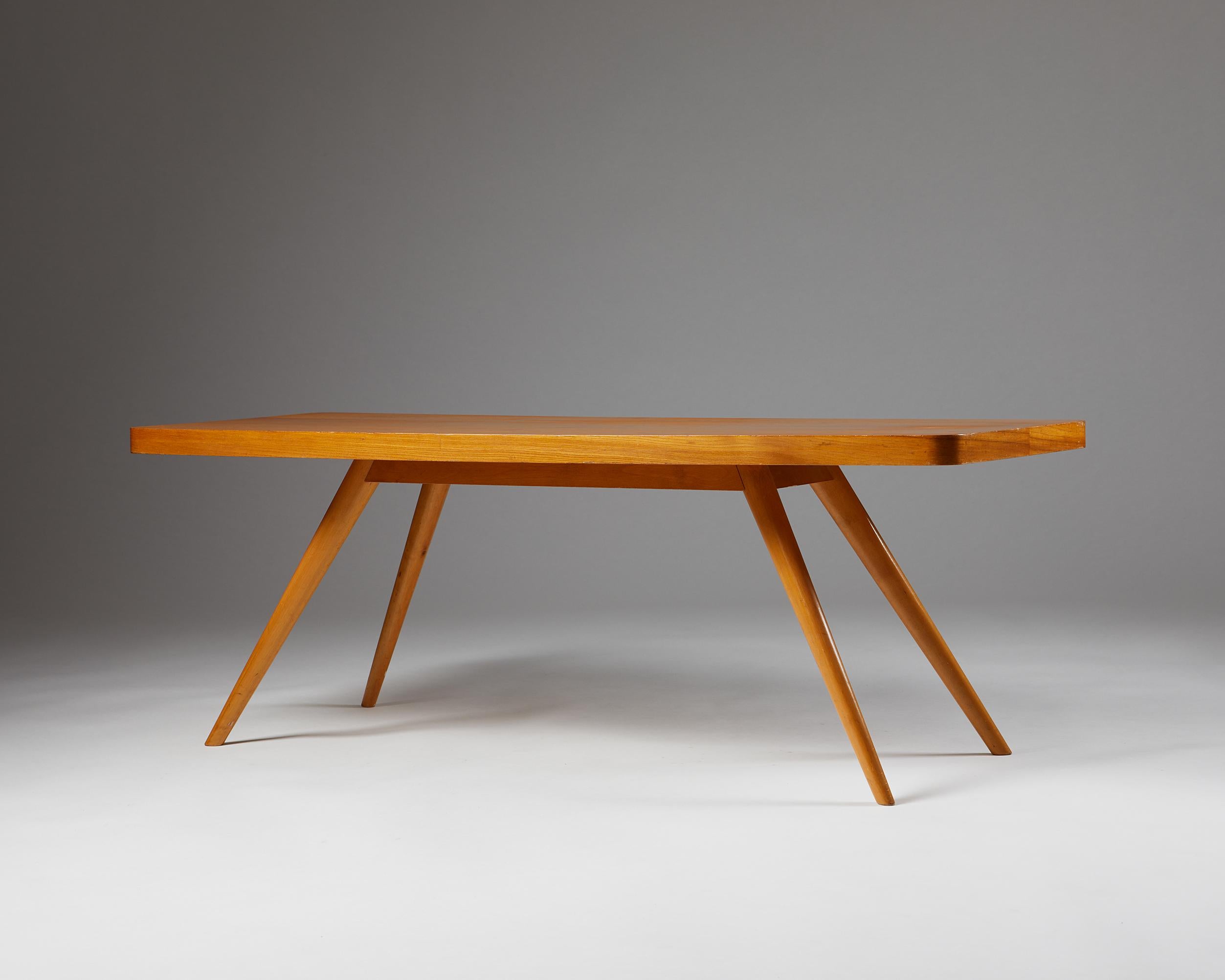 Occasional Table, Anonymous for Oy Stockmann AB, Finland, 1950s In Good Condition For Sale In Stockholm, SE