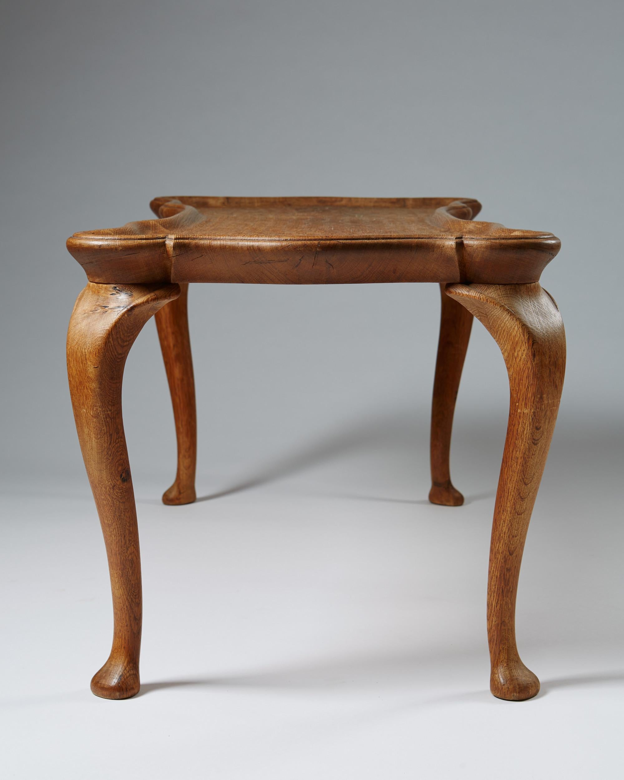 Occasional Table Attributed to Frits Henningsen, Denmark 1940s In Excellent Condition For Sale In Stockholm, SE