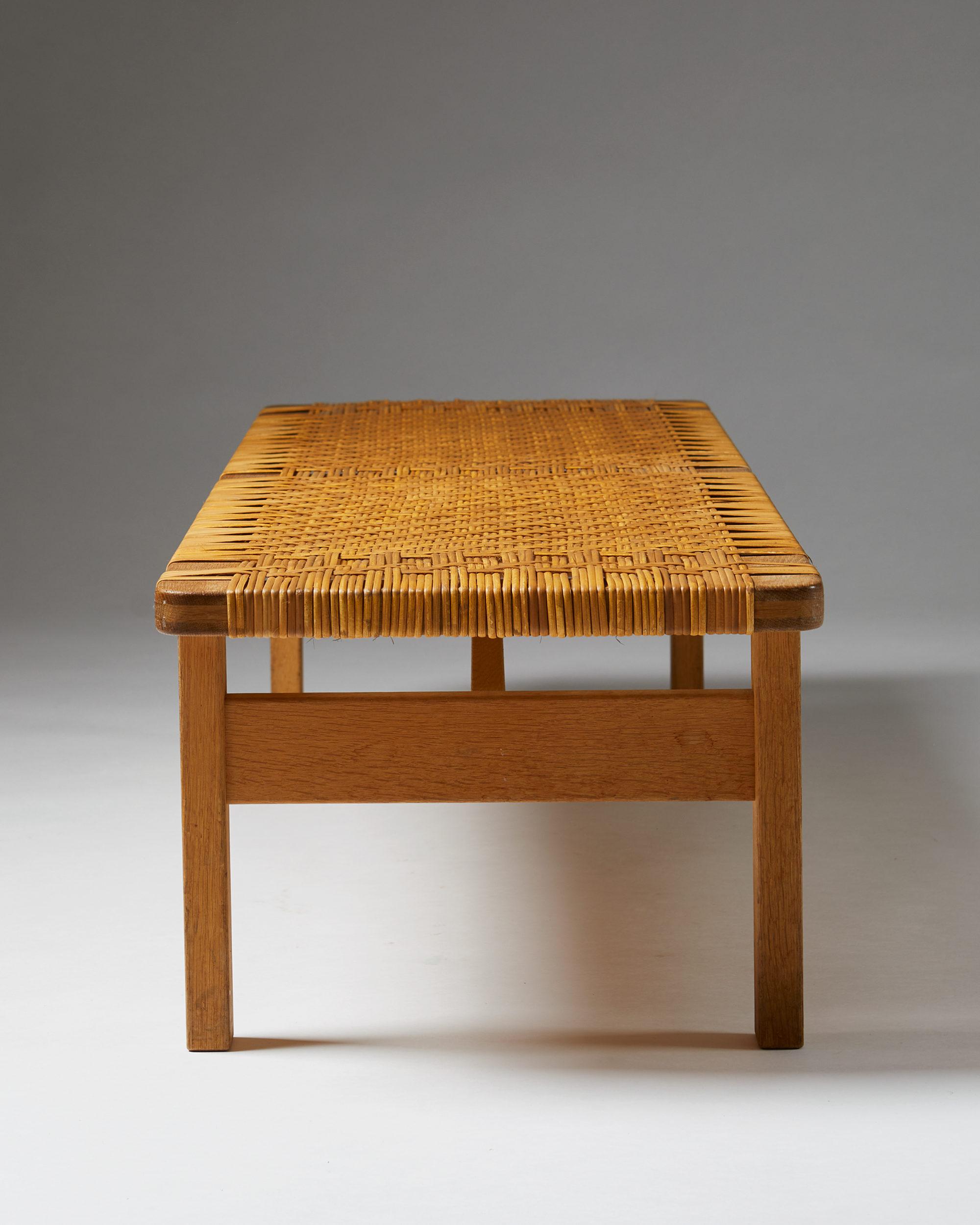 Mid-20th Century Occasional Table/Bench Model 5272 by Börge Mogensen for Fredericia Stolefabrik