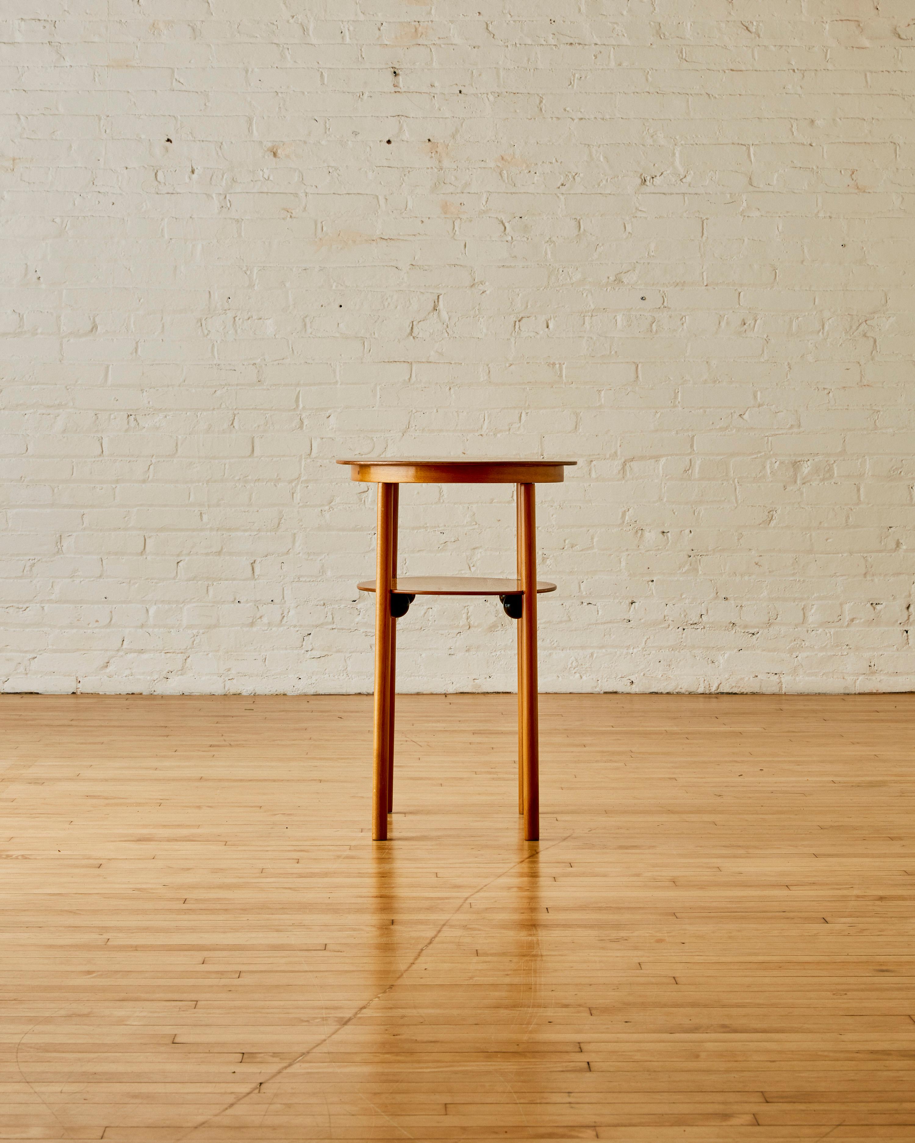 20ième siècle Table d'appoint de Josef Hoffmann pour J. et J. Kohn en vente