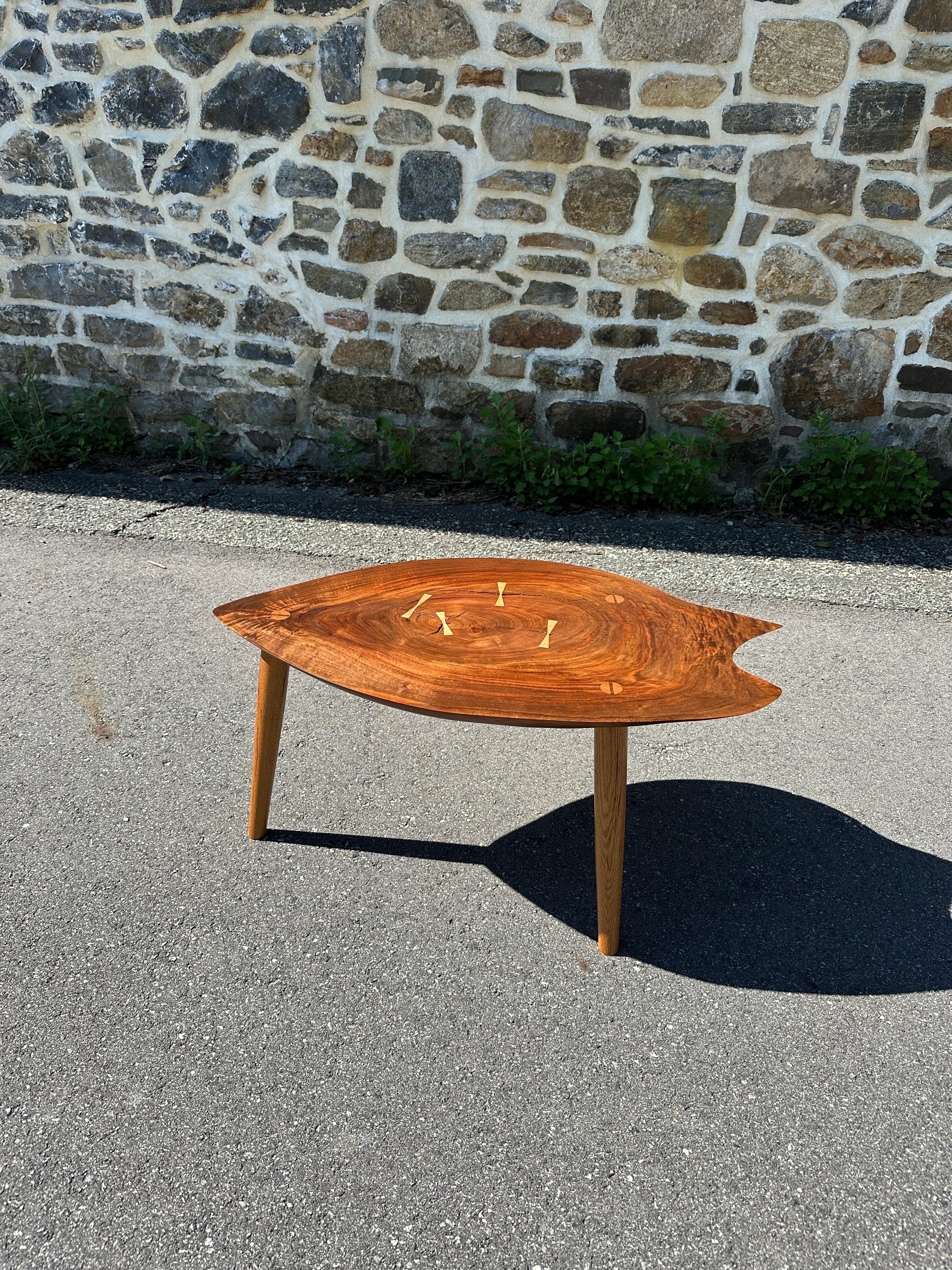 Mesa auxiliar de Michael Oates - Mayfly Studio Siglo XXI y contemporáneo en venta
