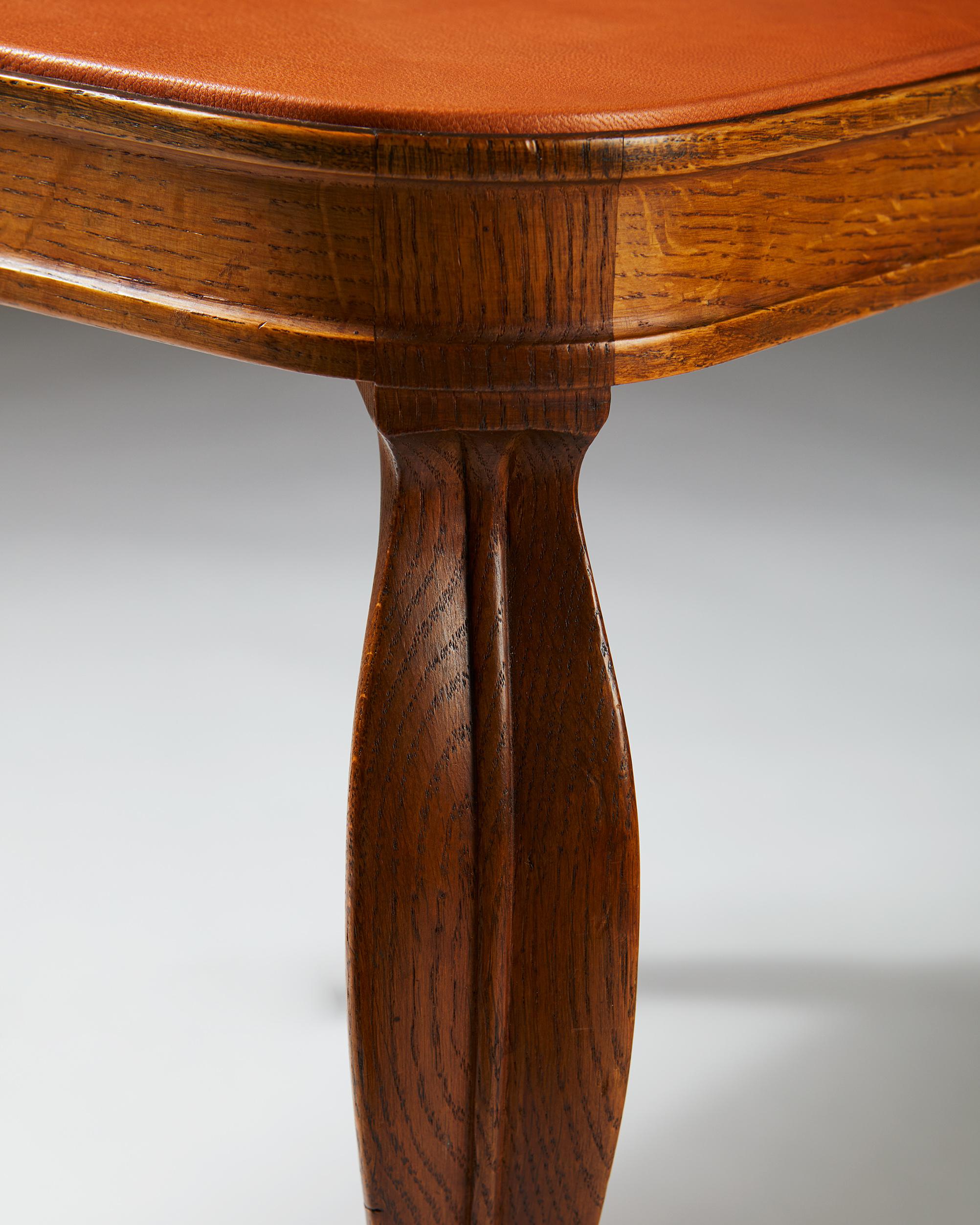 Occasional Table Designed by Frits Henningsen, Denmark, 1930s In Good Condition In Stockholm, SE
