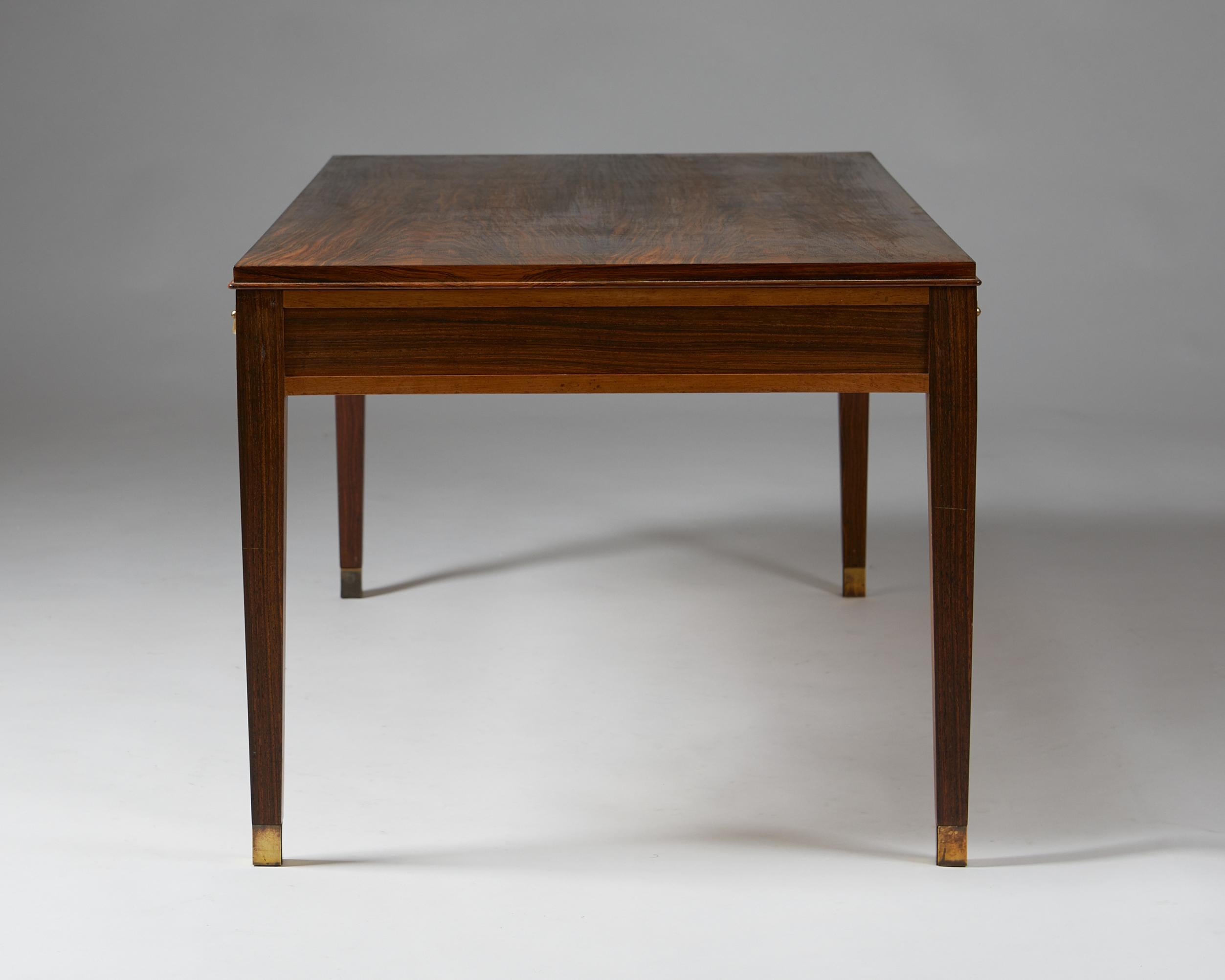 Occasional Table Designed by Frits Henningsen, Denmark, 1940's In Good Condition In Stockholm, SE