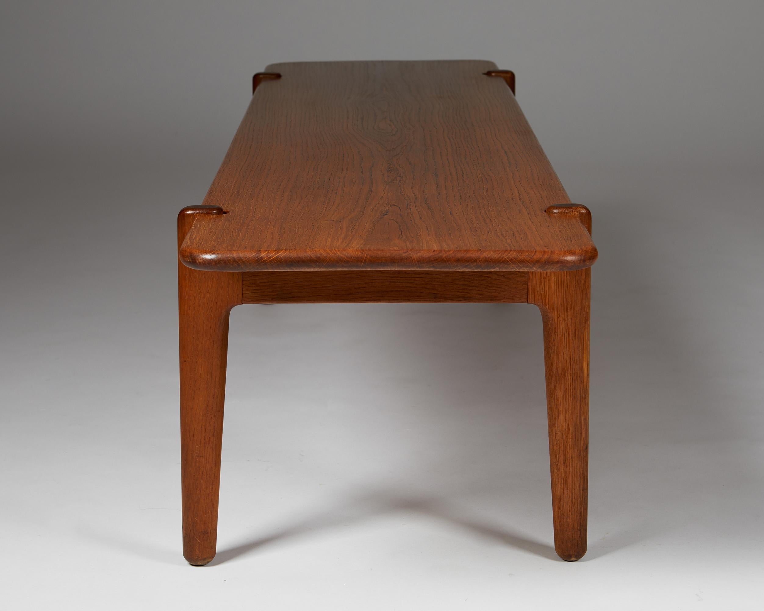 Occasional Table Designed by Hans J. Wegner for Johannes Hansen, Denmark, 1950's In Good Condition In Stockholm, SE