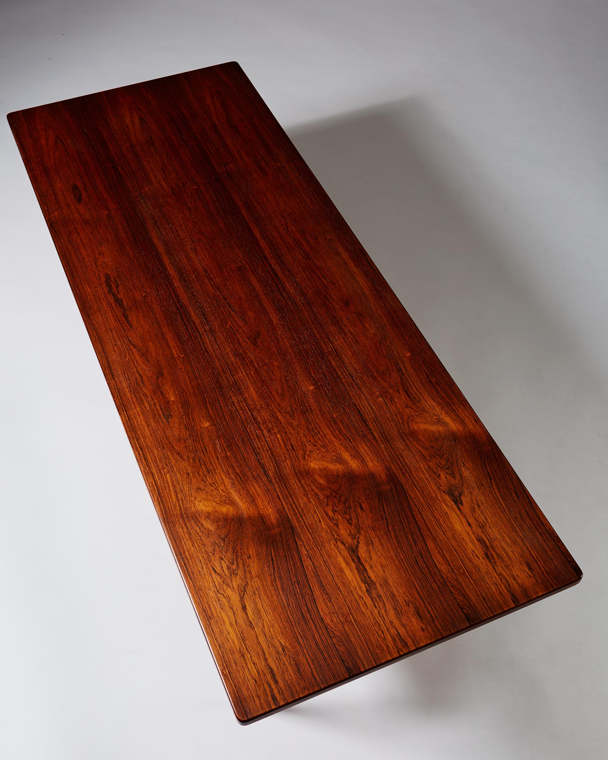 Occasional table designed by Ib Kofod-Larsen for Christensen & Larsen,
Denmark. 1960's.

Rosewood.

Stamped by the maker.

Measurements:
H: 50.2 cm/ 19 3/4