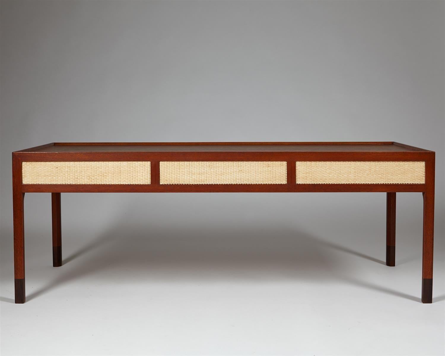 Scandinave moderne Table d'appoint en bois de rose Design/Office de Mogens Lassen pour AT&T, Danemark, 1953 en vente