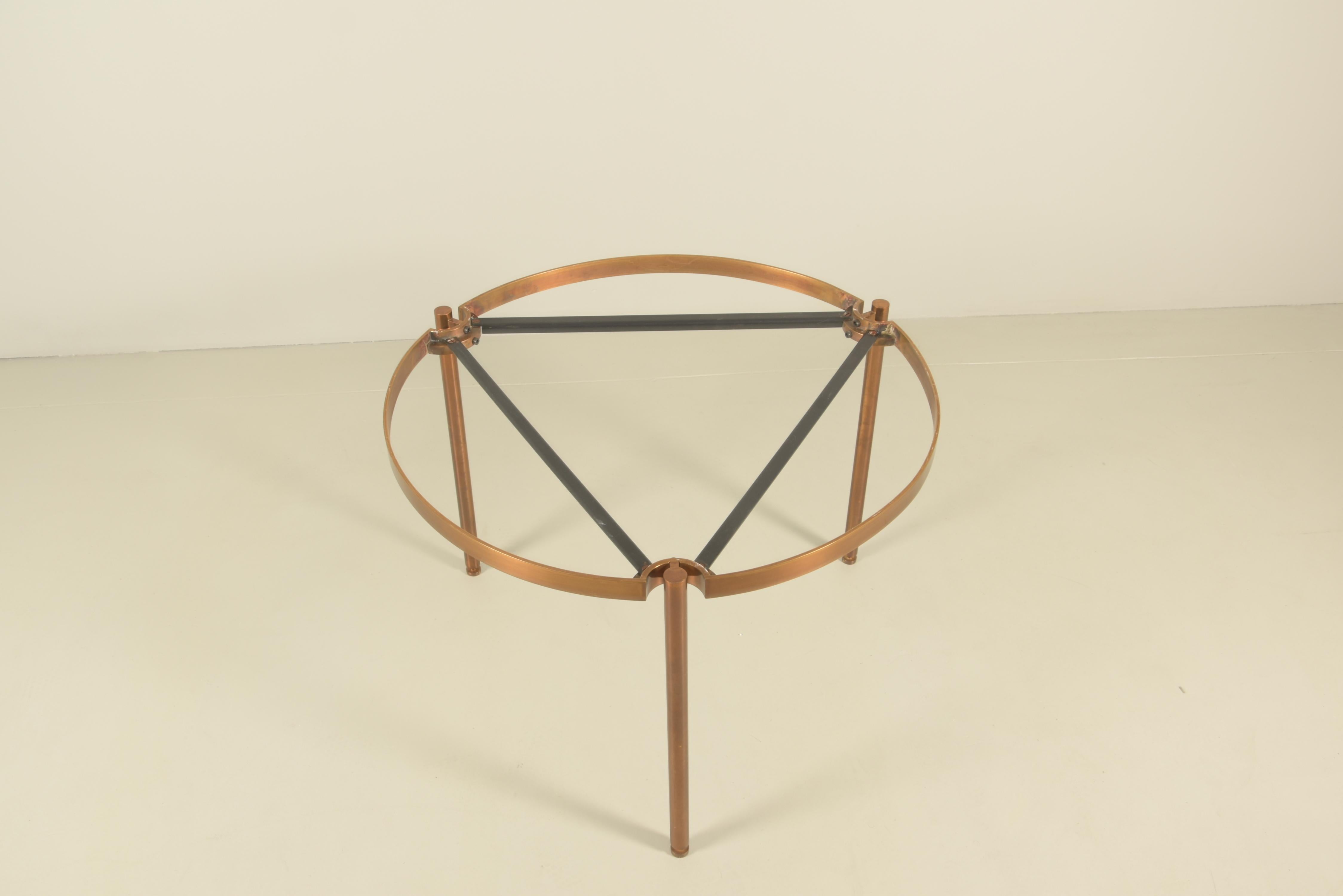 Occasional Table Designed by Osvaldo Borsani for Tecno For Sale 2