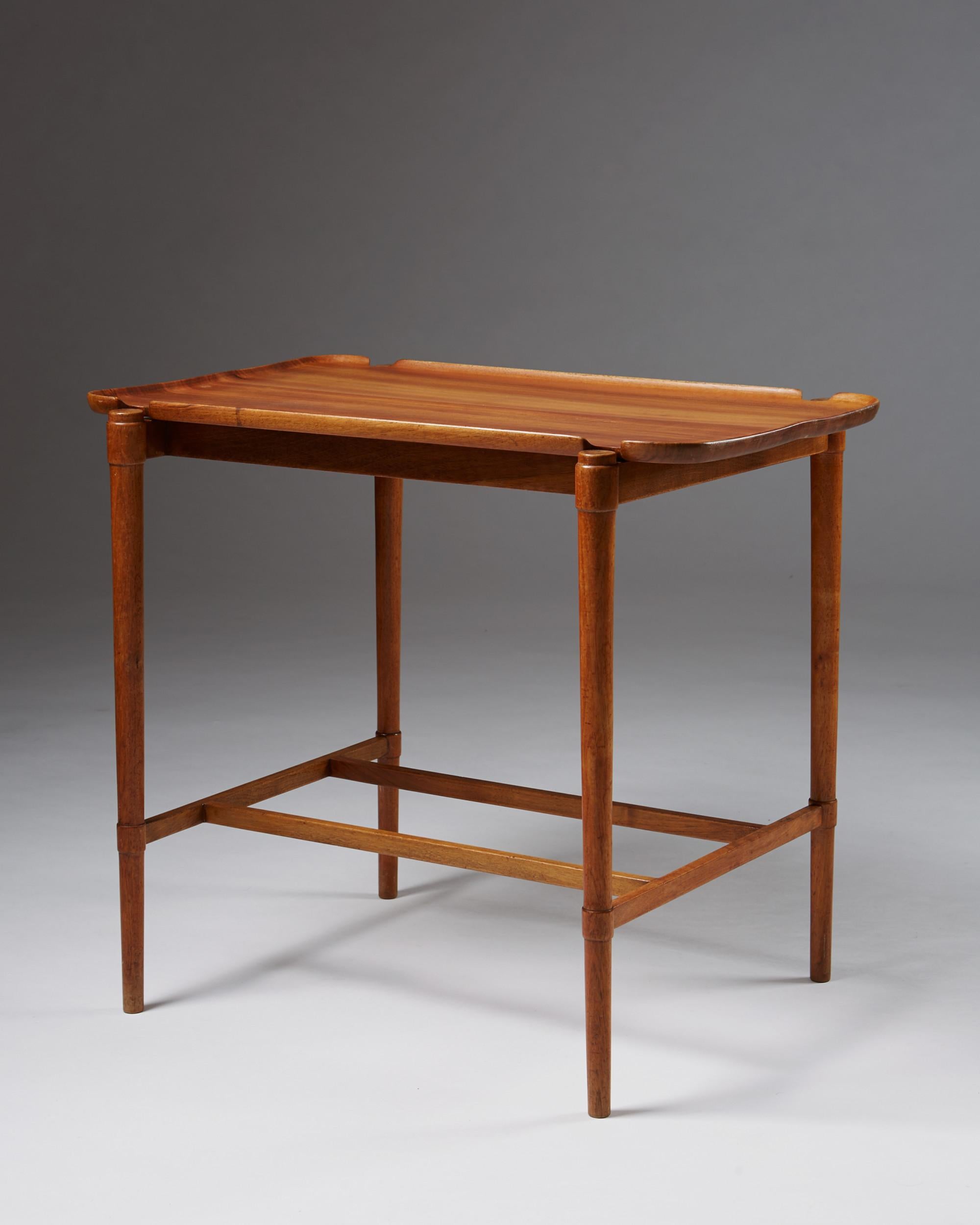 Scandinavian Modern Occasional Table Designed by Peder Hvidt for Fritz Hansen, Denmark, 1943