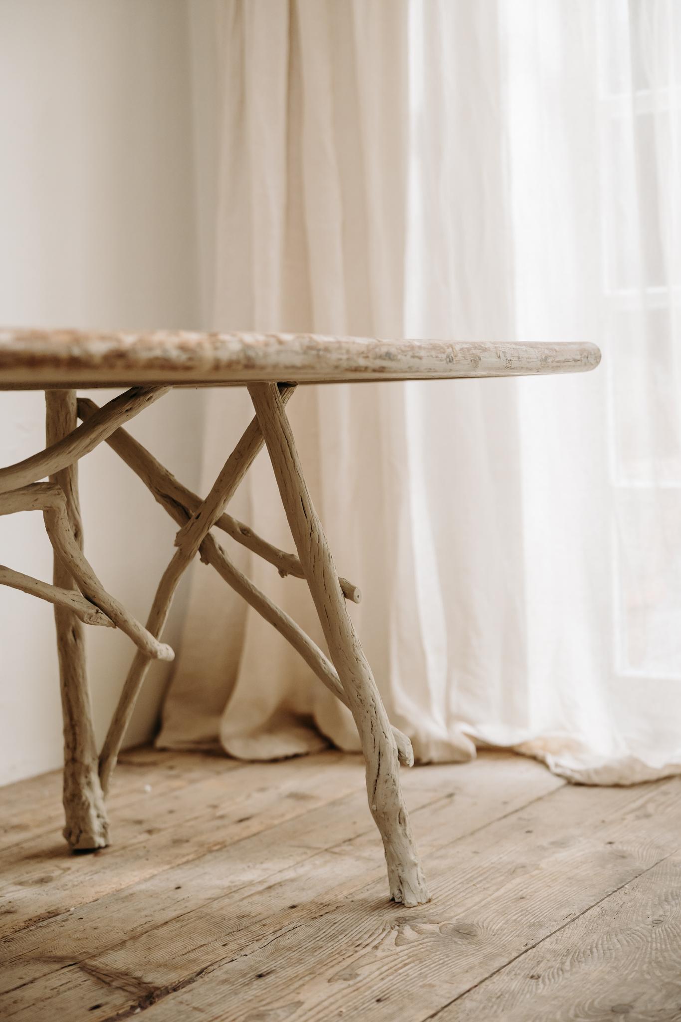 table d'appoint en bois de cèdre ancien ... en vente 4