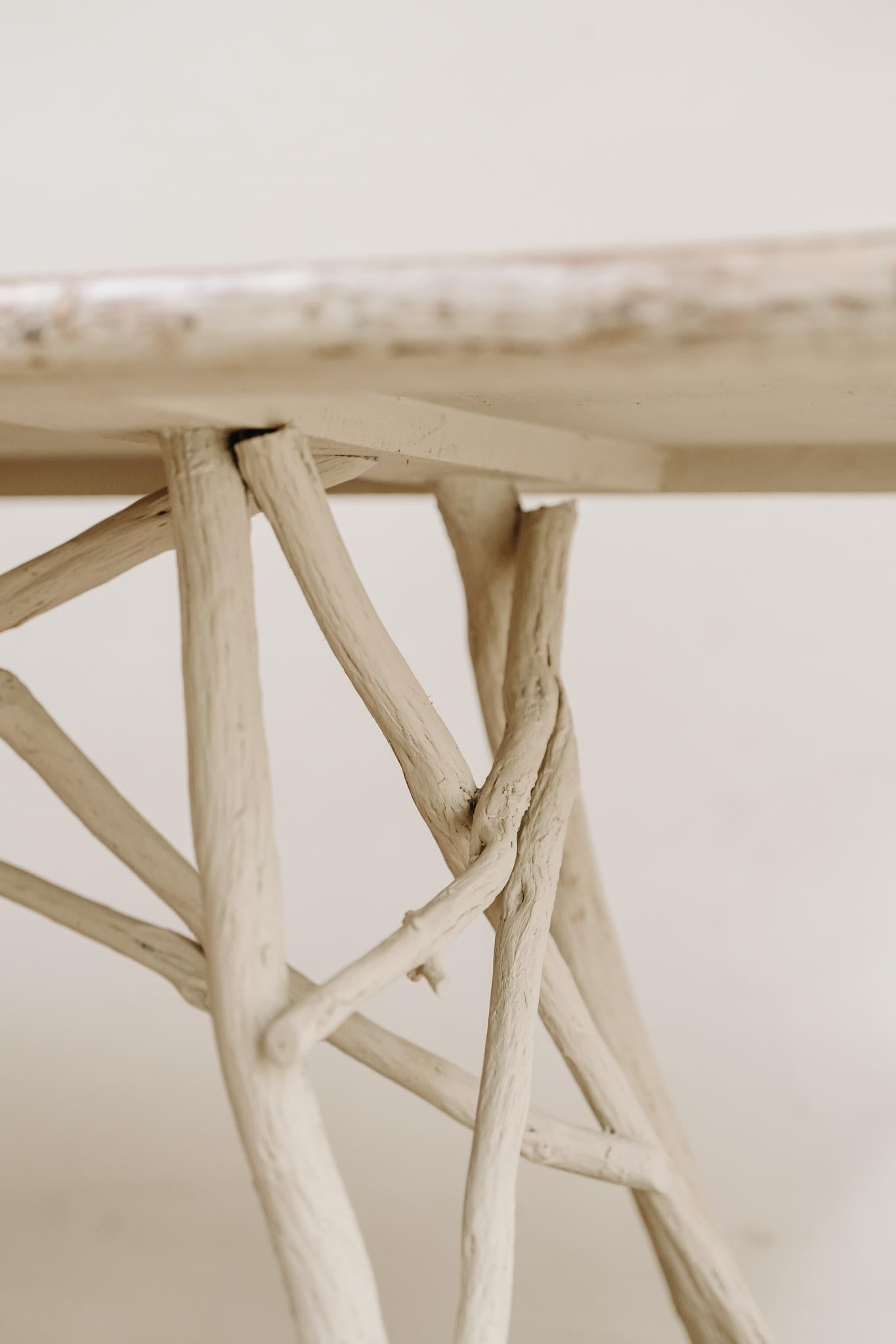 table d'appoint en bois de cèdre ancien ... en vente 6