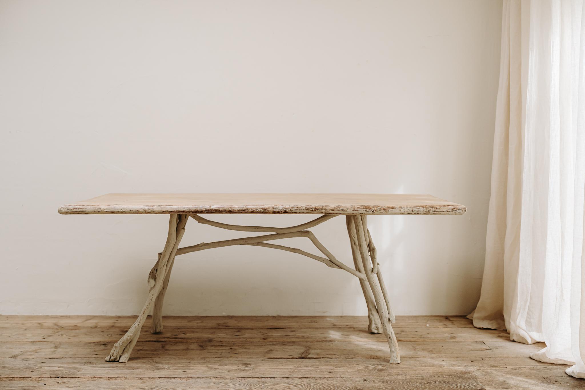 table d'appoint en bois de cèdre ancien ... en vente 9