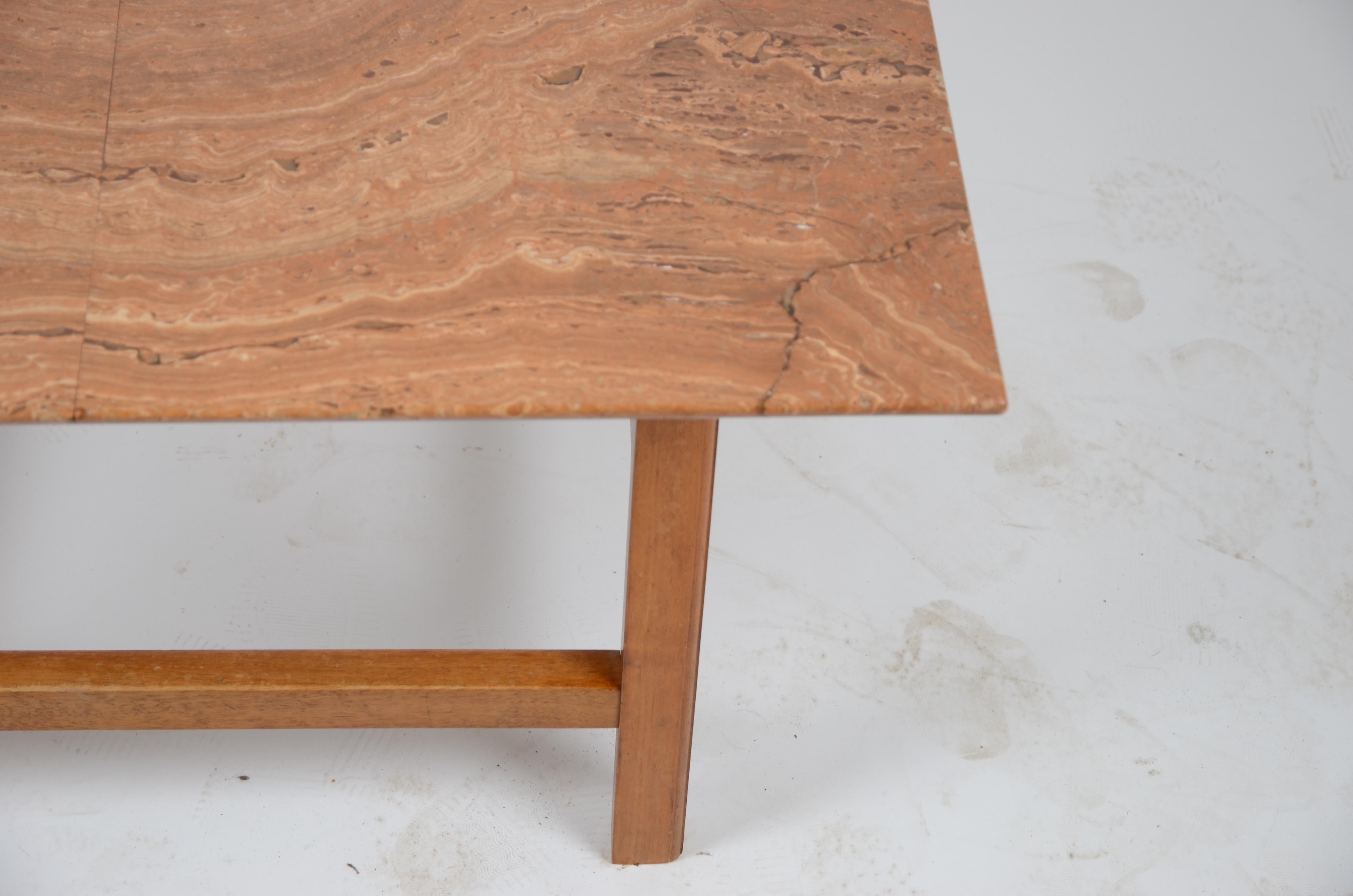 Scandinave moderne Table d'appoint, plateau en marbre de Josef Frank, Firma Svenskt Tenn, années 1940-1950 en vente