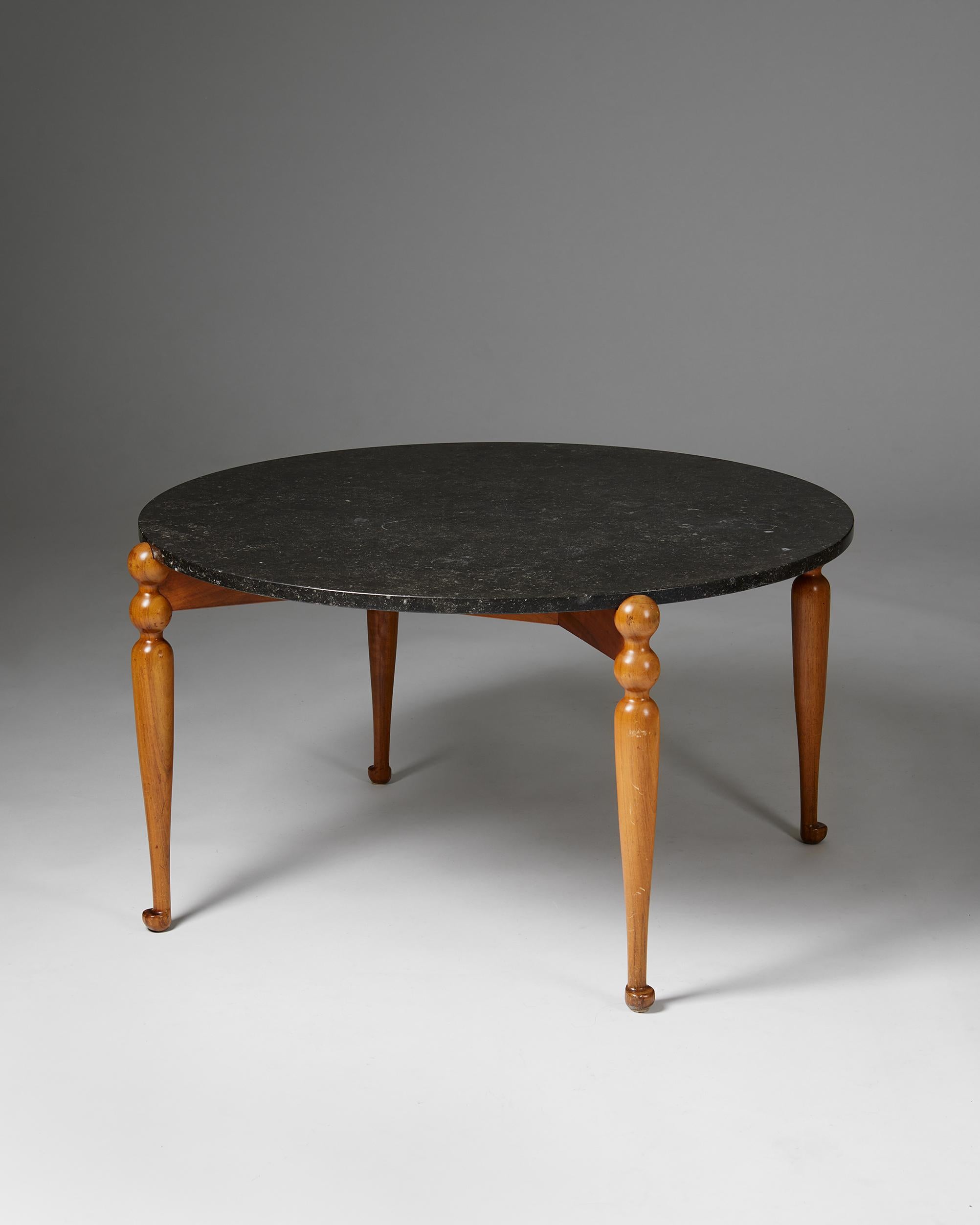 Mid-Century Modern Table d'appoint modèle 2168 conçue par Josef Frank pour Svenskt Tenn en vente