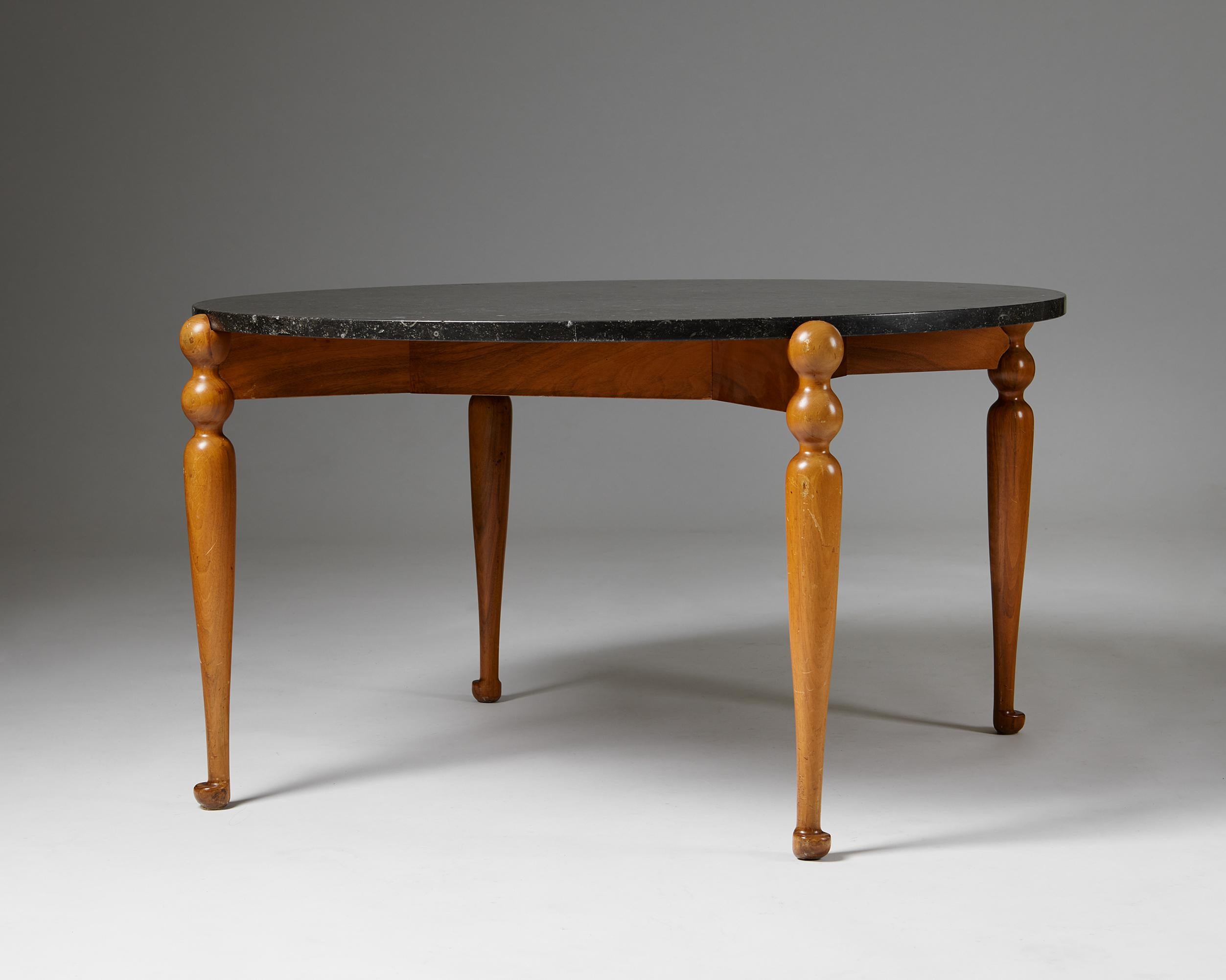 Occasional Table Model 2168 Designed by Josef Frank for Svenskt Tenn In Good Condition For Sale In Stockholm, SE