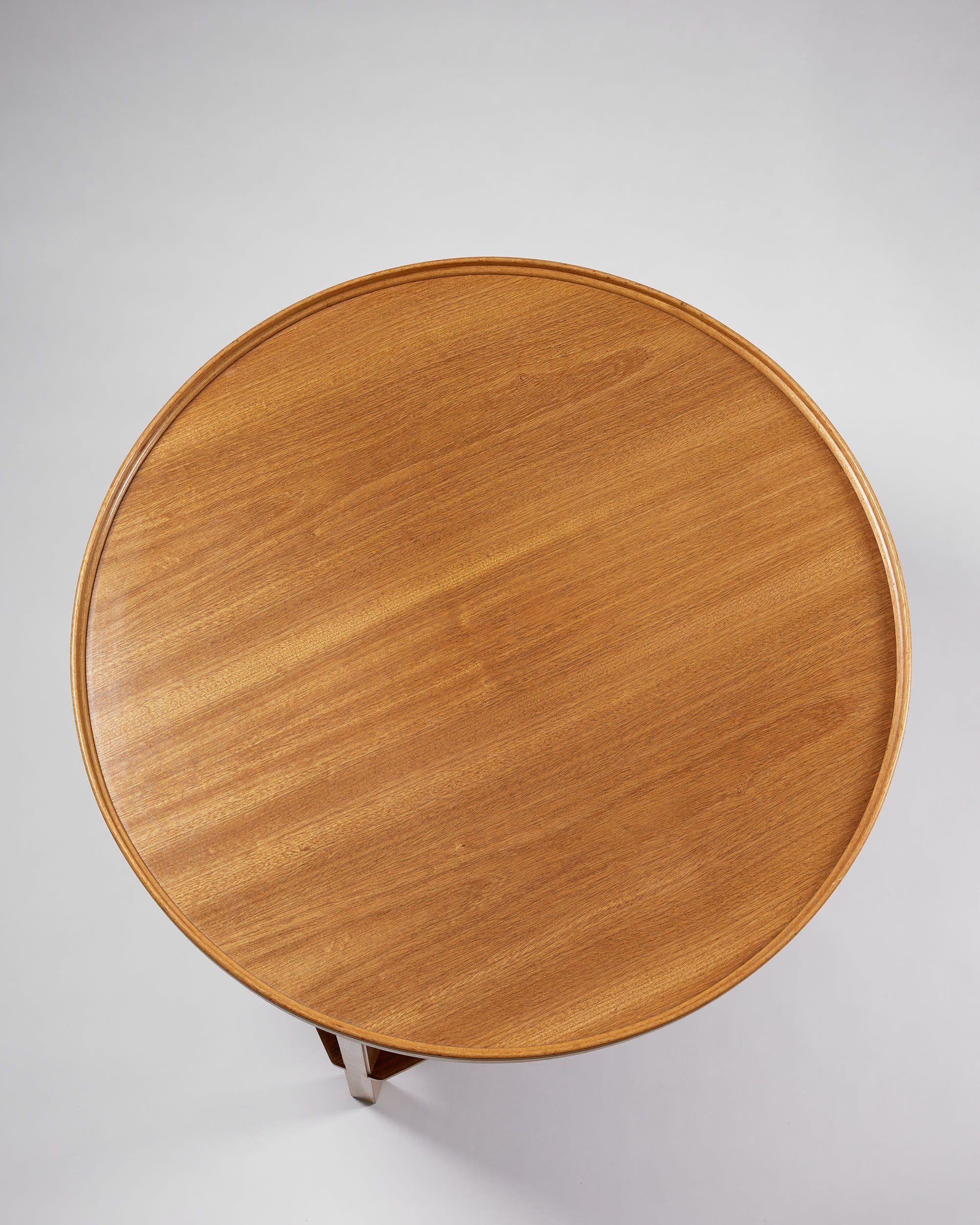 Occasional table model 6687 designed by Kaare Klint for Rud. Rasmussen Denmark In Good Condition In Stockholm, SE