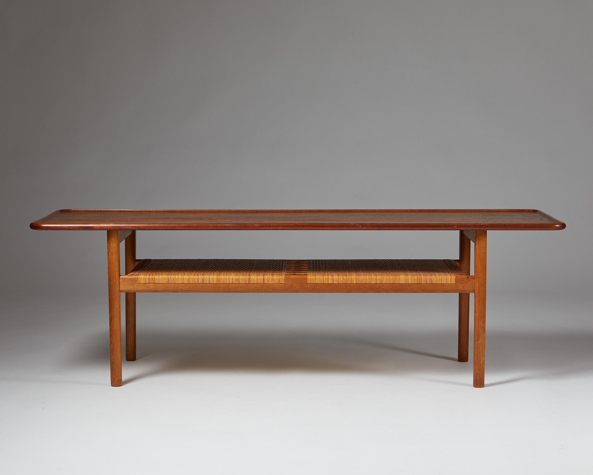 Mid-Century Modern Occasional Table Model AT-10 Designed by Hans J. Wegner for Andreas Tuck